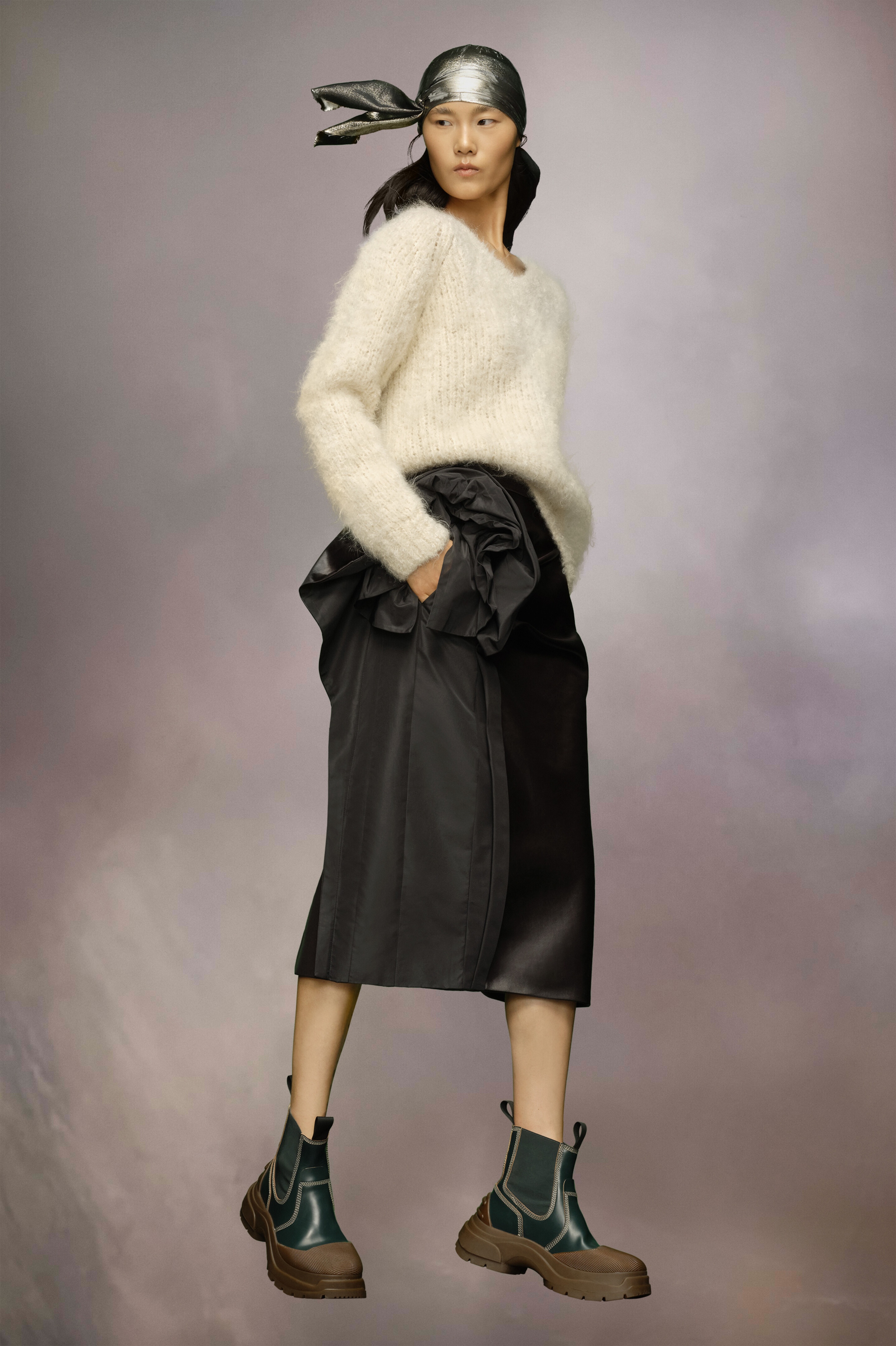 V-neck knit sweater - 3