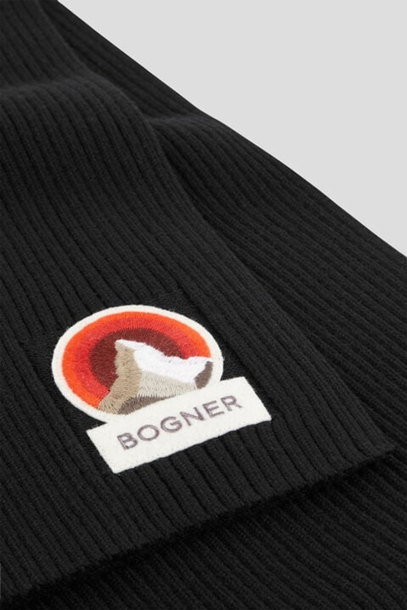 BOGNER Bailee Knitted scarf in Black outlook