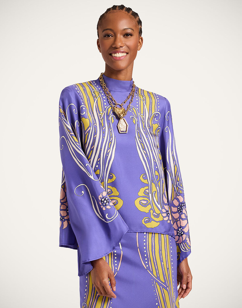 La DoubleJ Make An Exit Top outlook