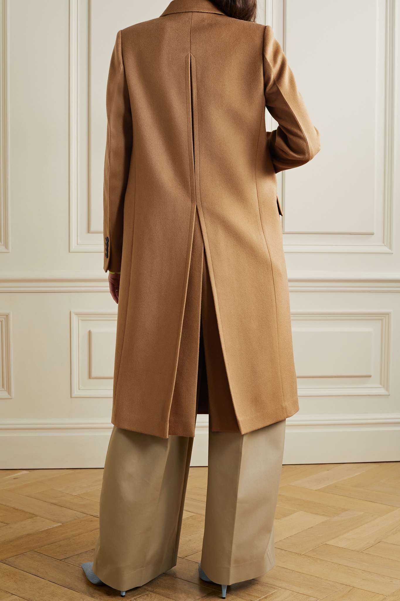 Double-breasted wool coat - 3