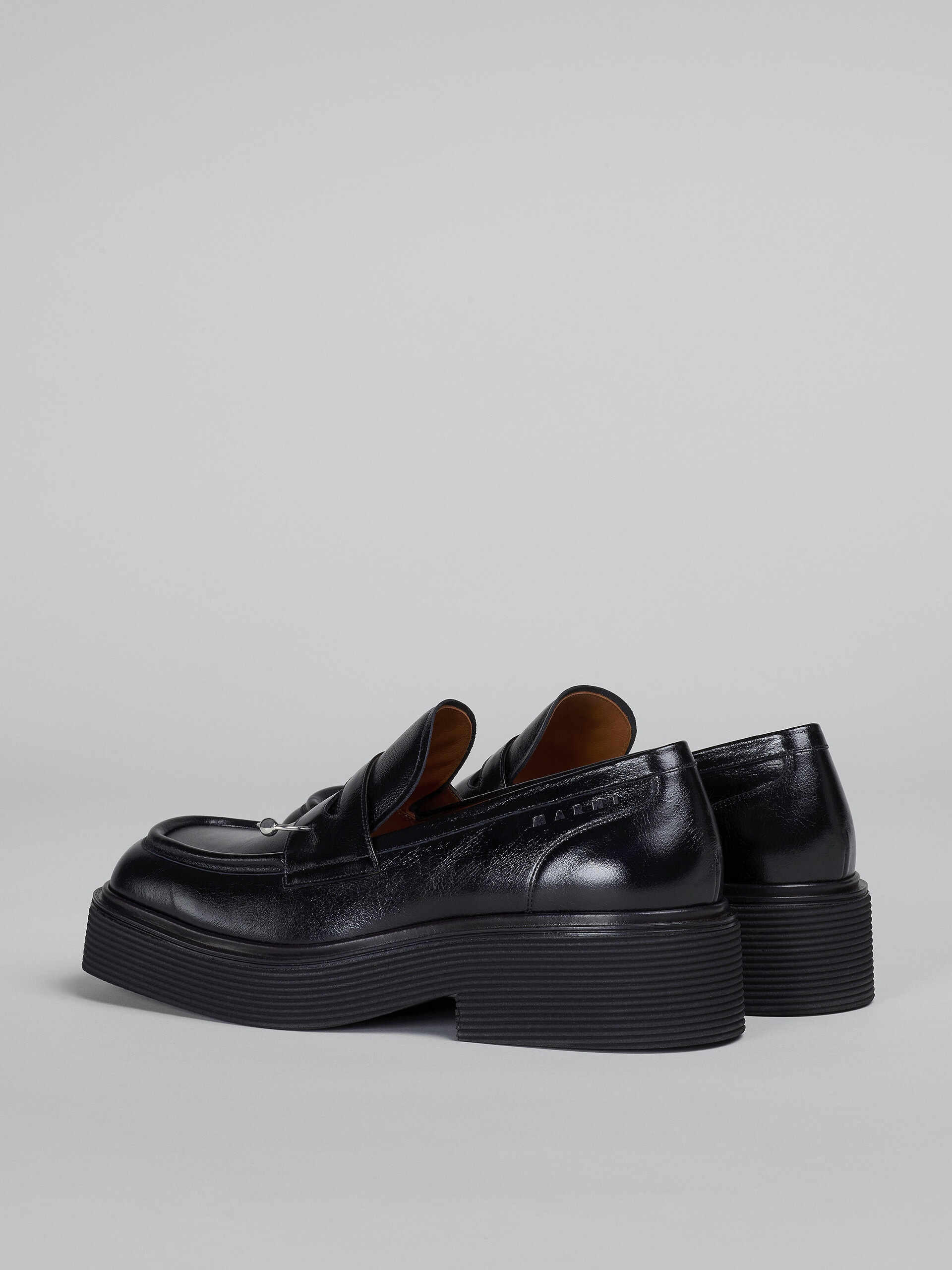 BLACK SHINY LEATHER MOCCASIN - 3