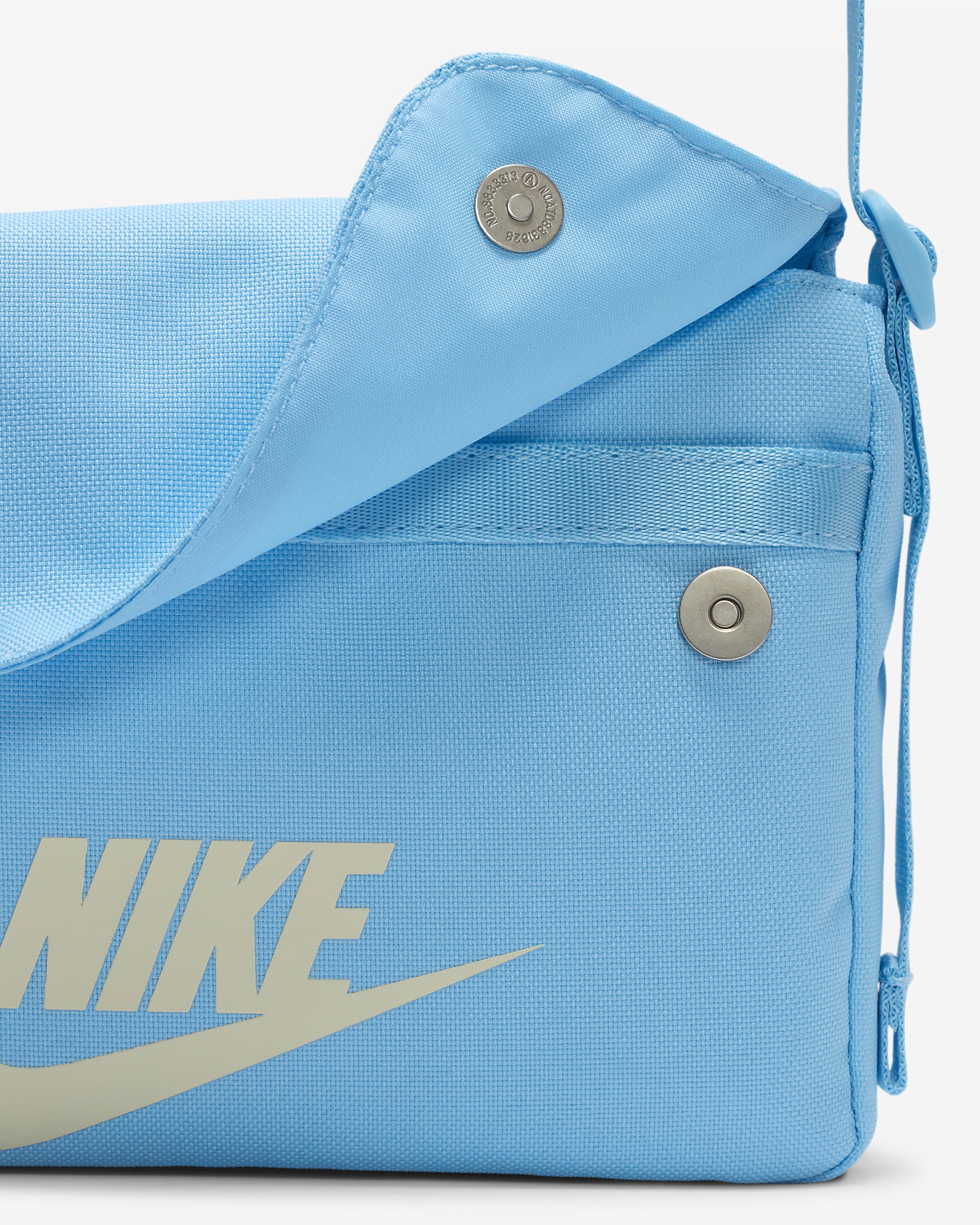Nike Sportswear Women's Futura 365 Crossbody Bag (3L) - 7