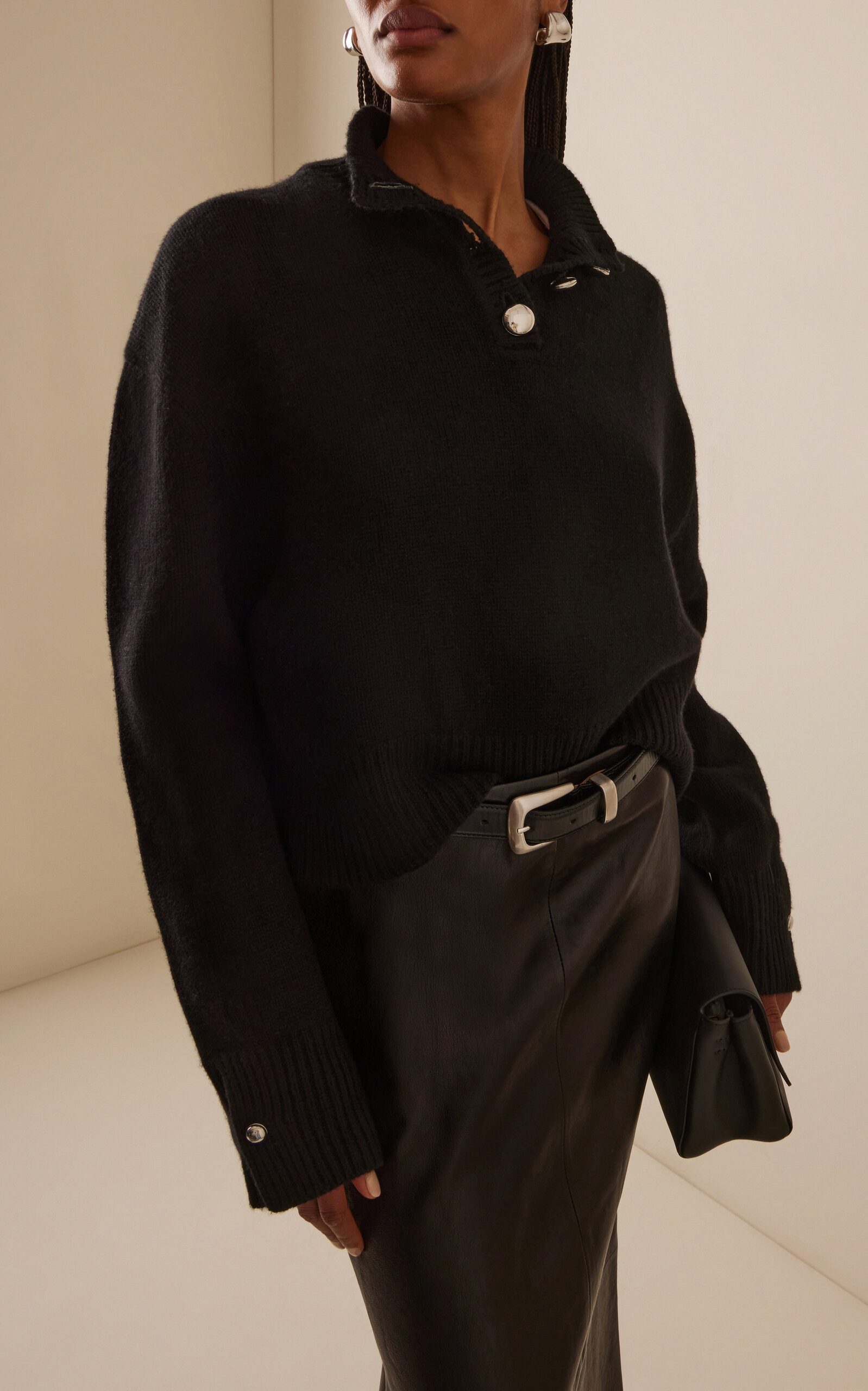 The Rowe Cropped Cashmere Henley Sweater black - 3
