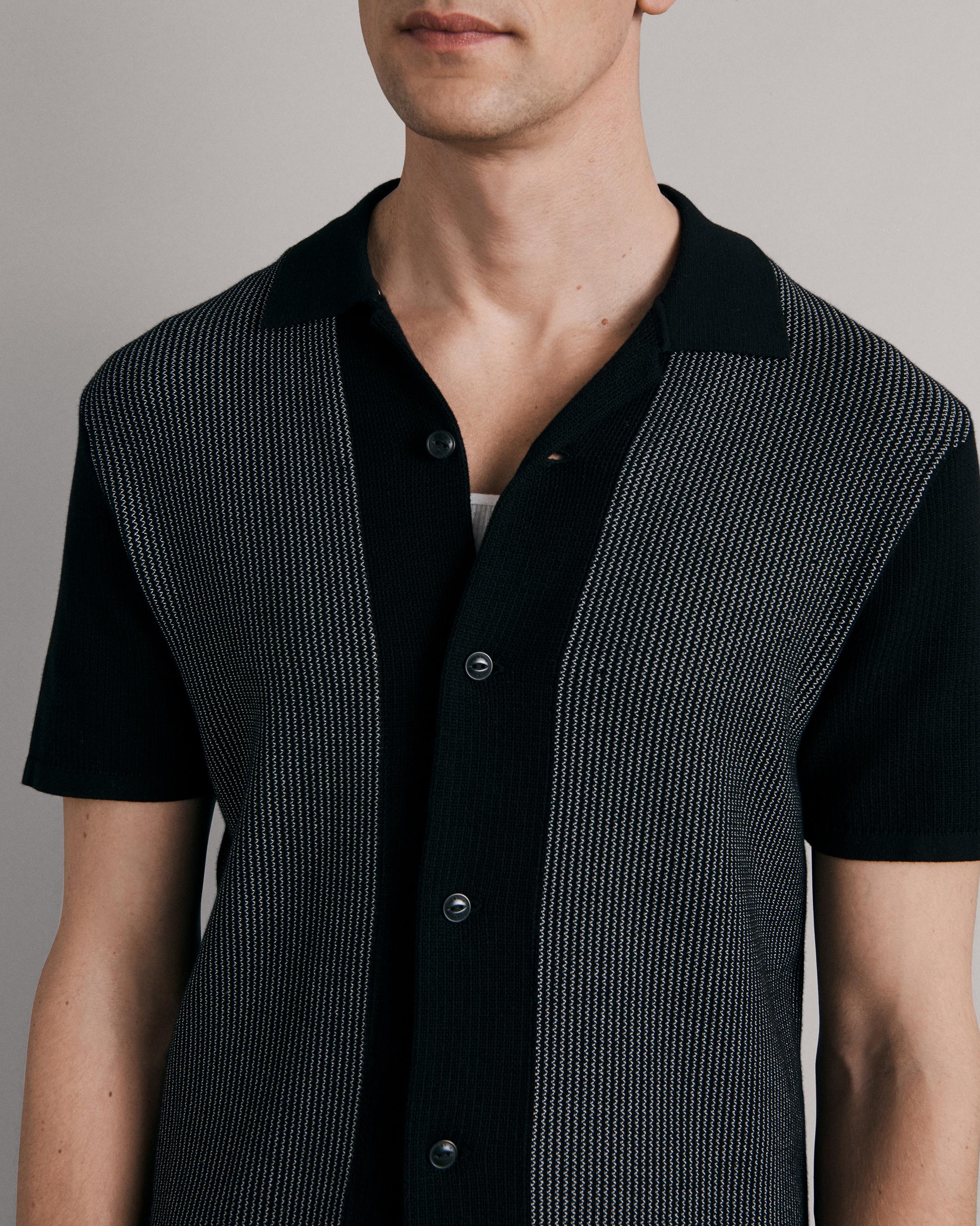 Harvey Cotton Knit Camp Shirt
Classic Fit Button Down - 6