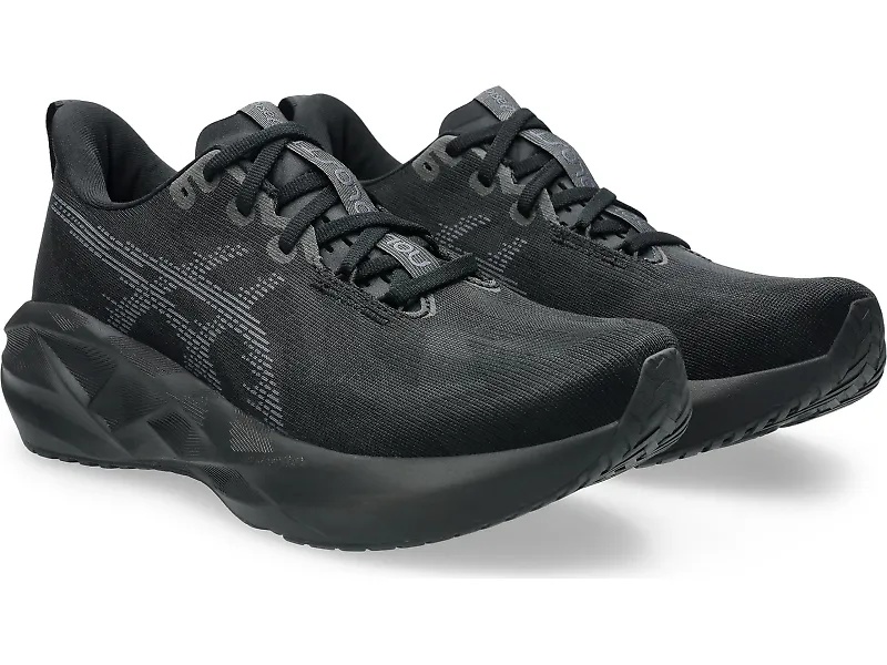 ASICS Novablast 5 - 6
