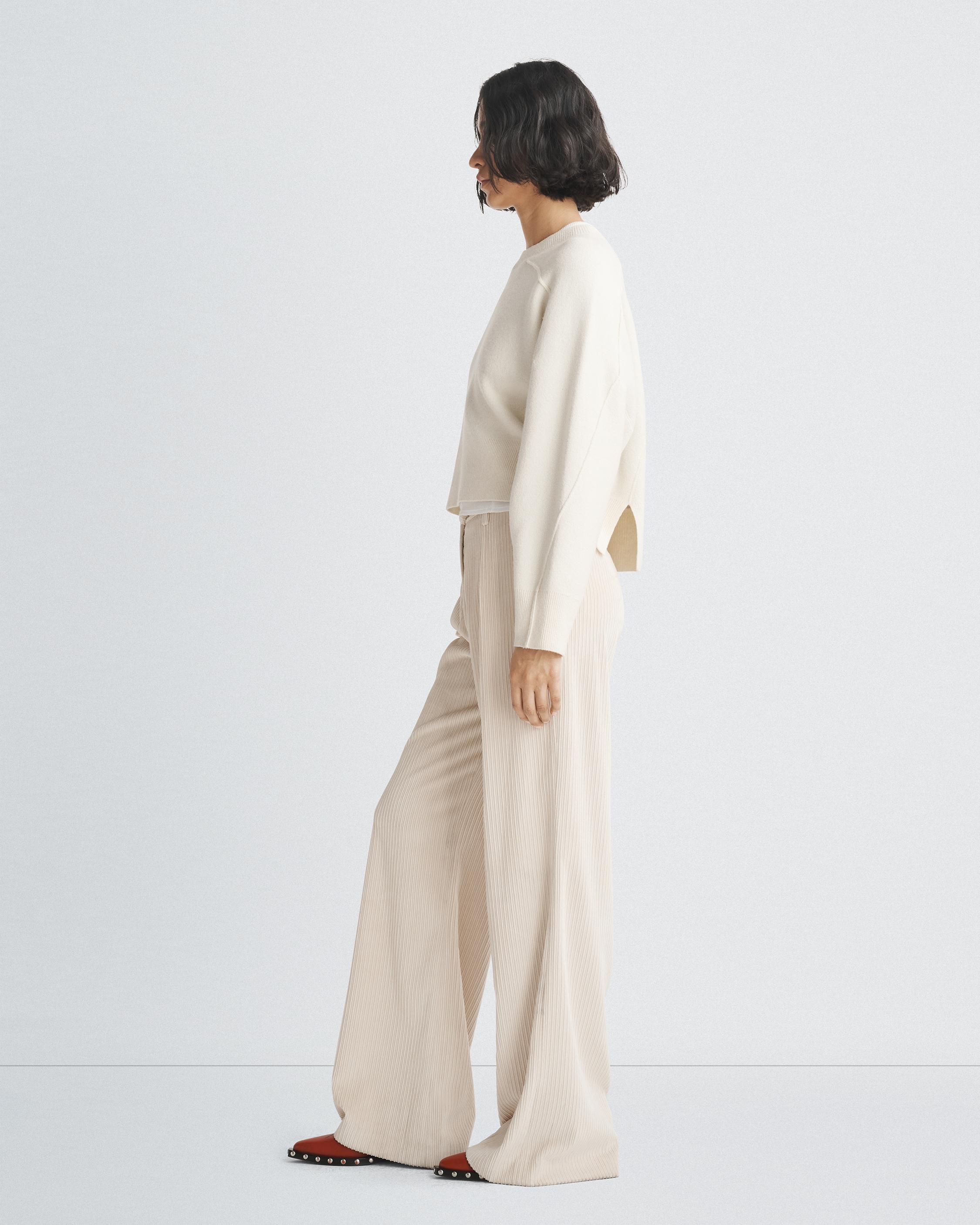 Bridget Wool Crew
Oversized Fit - 4