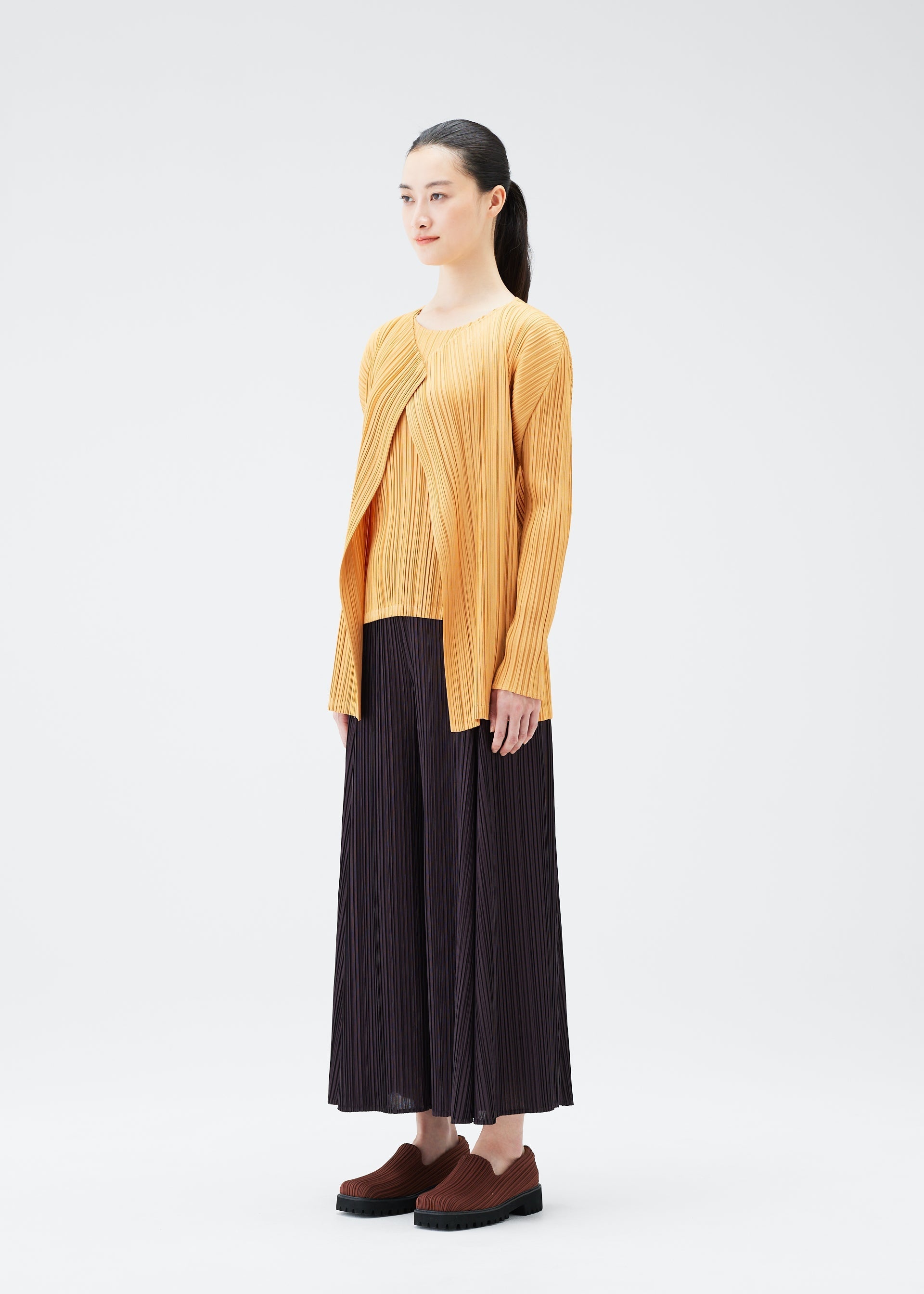 MELLOW PLEATS - 4