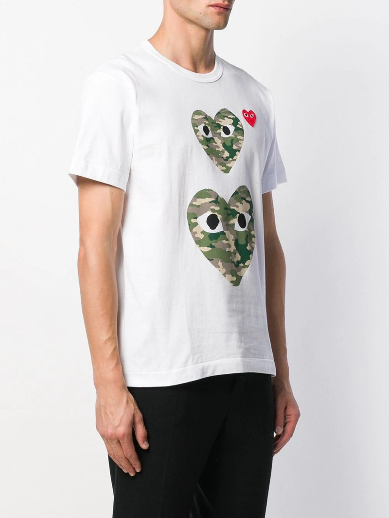 Comme des Garçons PLAY camouflage heart T-shirt outlook