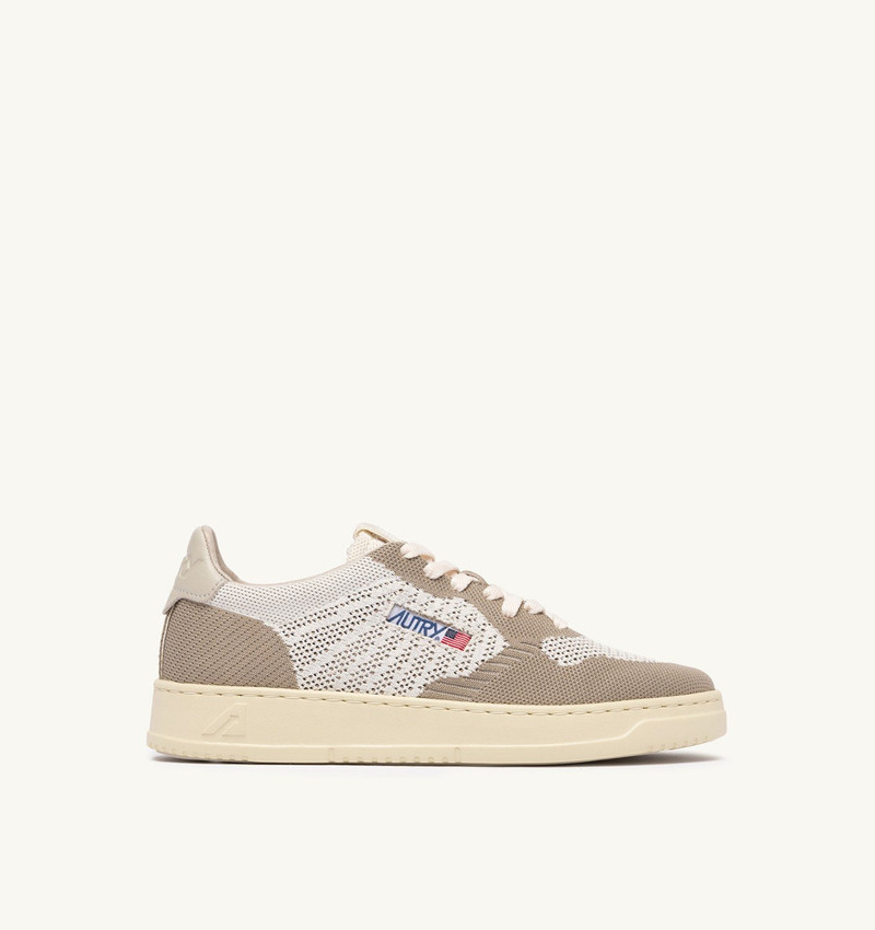 MEDALIST EASEKNIT LOW SNEAKERS IN IVORY WHITE AND PELICAN KNIT 1