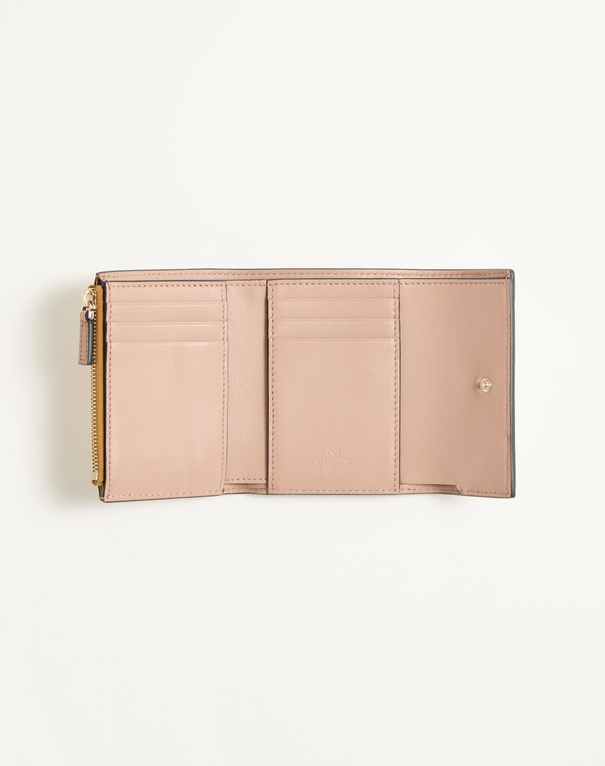 ROCKSTUD TRIFOLD WALLET IN LAMINATED GRAINY CALFSKIN - 5
