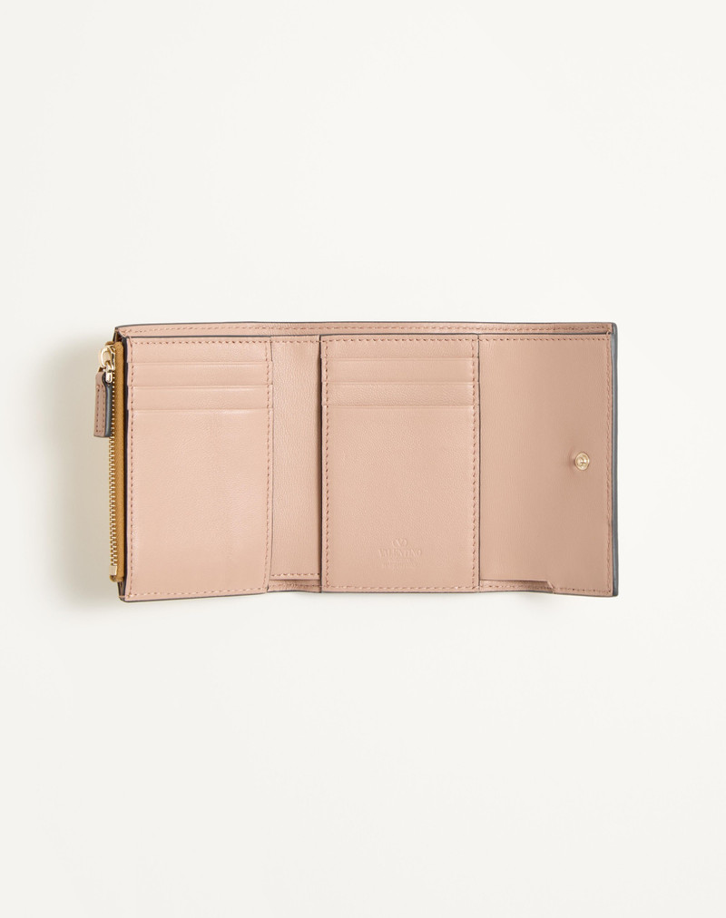 Valentino ROCKSTUD TRIFOLD WALLET IN LAMINATED GRAINY CALFSKIN outlook