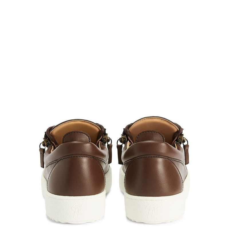 Giuseppe Zanotti Frankie outlook