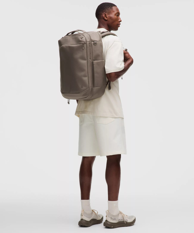 lululemon Cruiser Travel Backpack 35L outlook