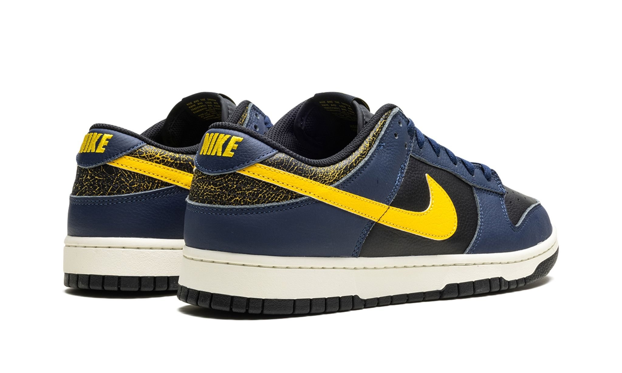 Dunk Low Vintage "Michigan" - 3