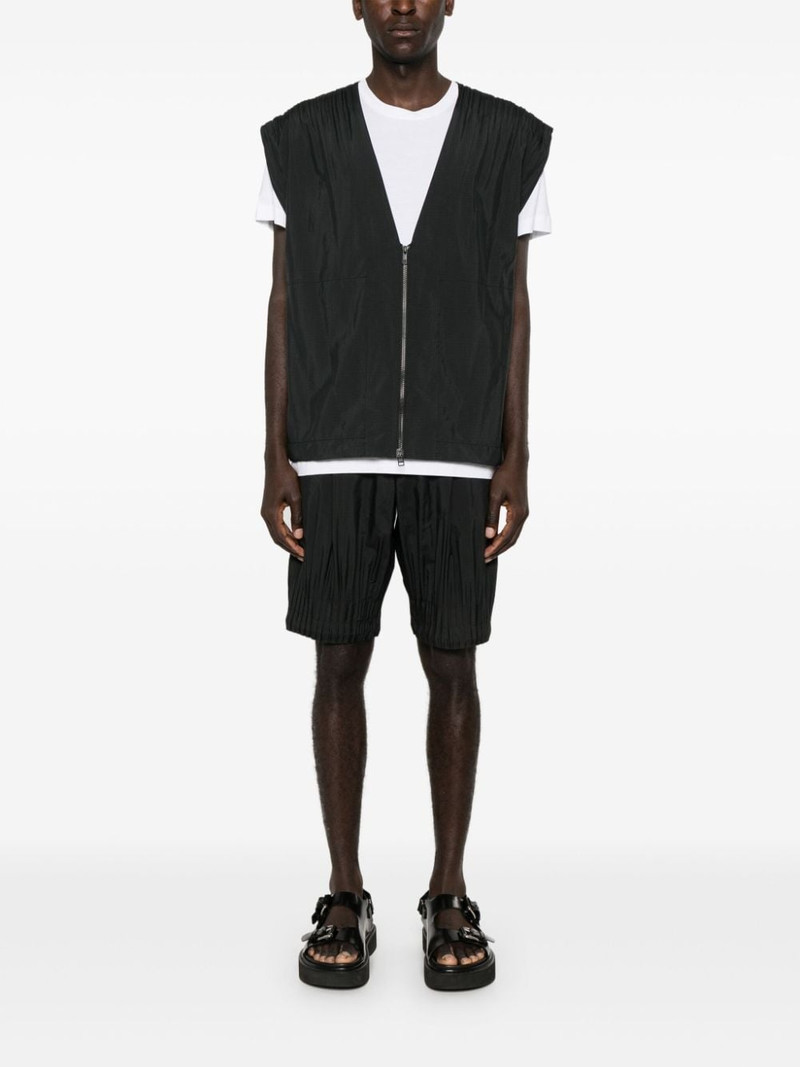 ISSEY MIYAKE Cascade plissé-details shorts outlook