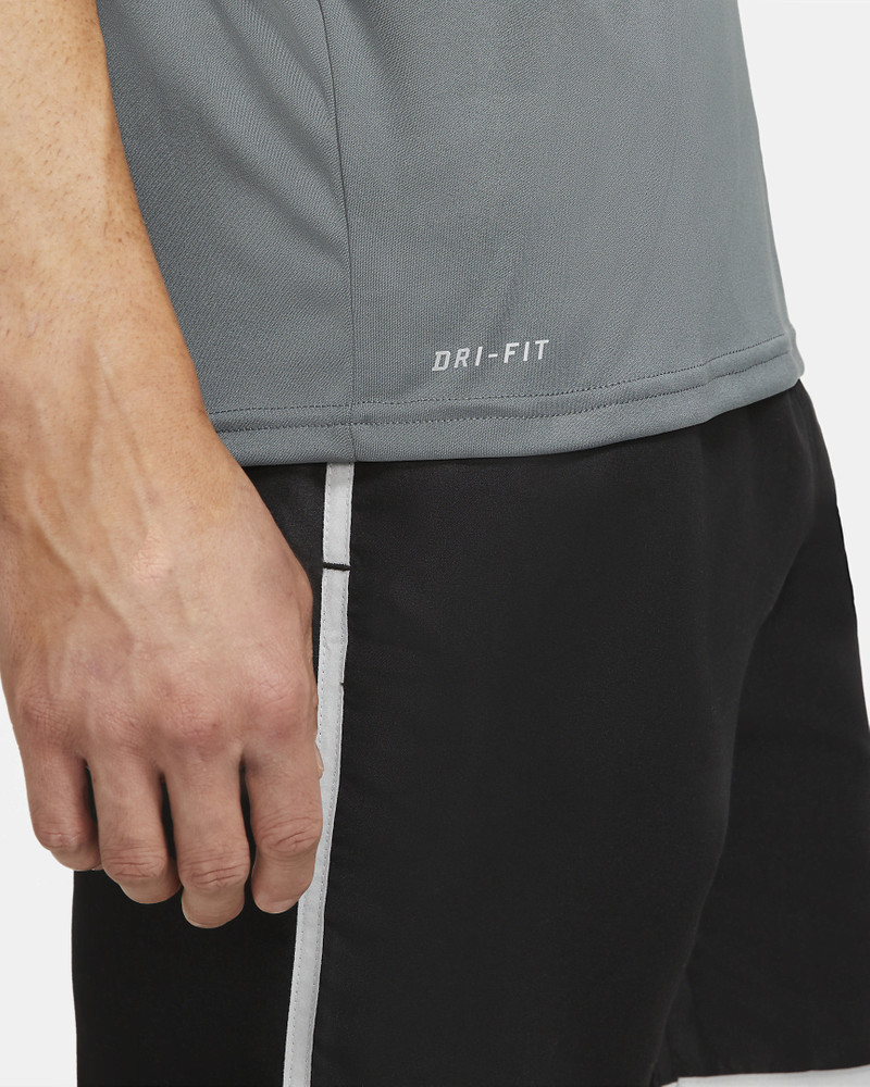 Nike Essential Men's Sleeveless Hydroguard Swim Shirt 4