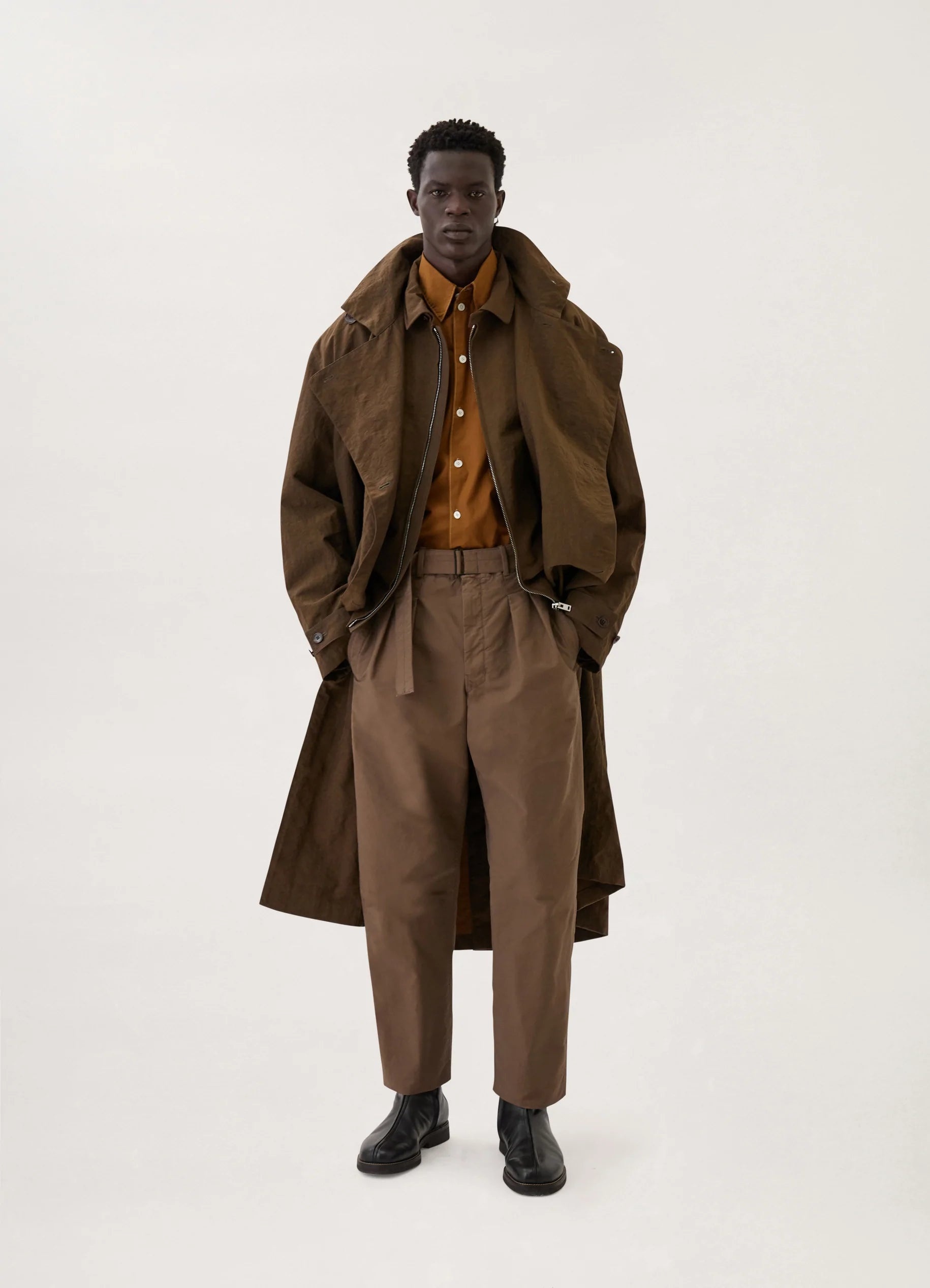 LIGHT TRENCH COAT
NYLON CANVAS - 2