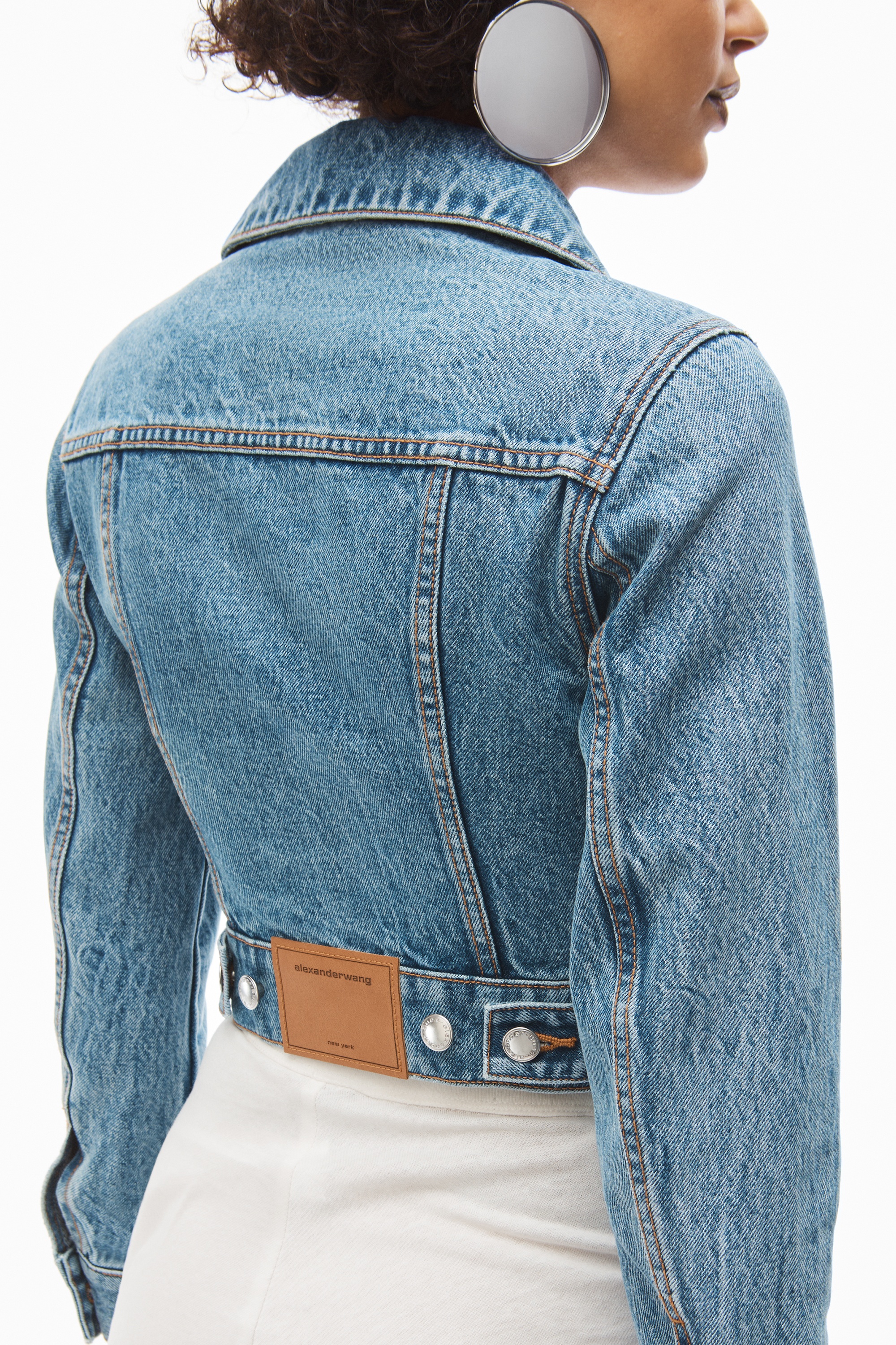 SHRUNKEN TRUCKER JACKET IN DENIM - 6