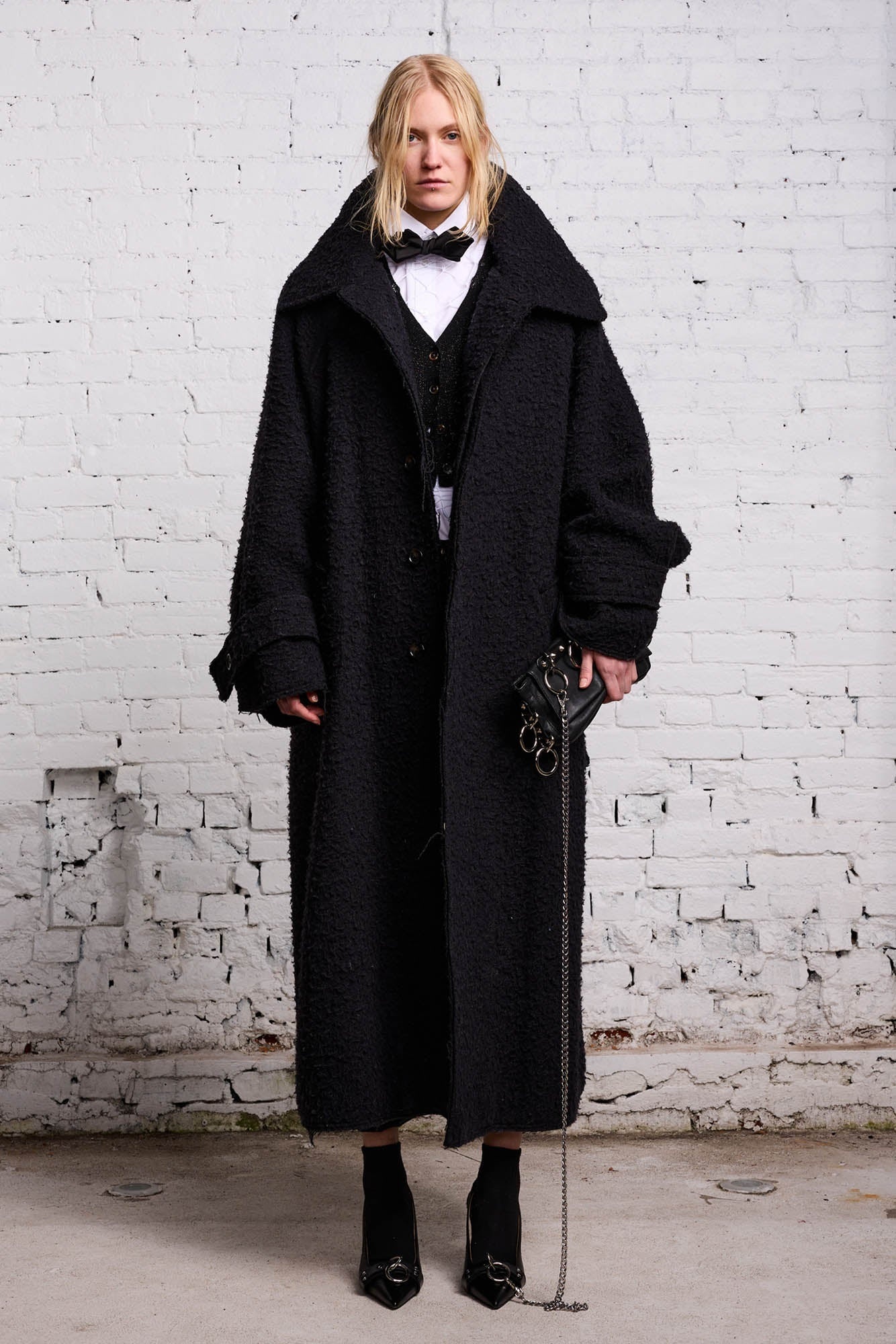 JUMBO COAT - BLACK - 3