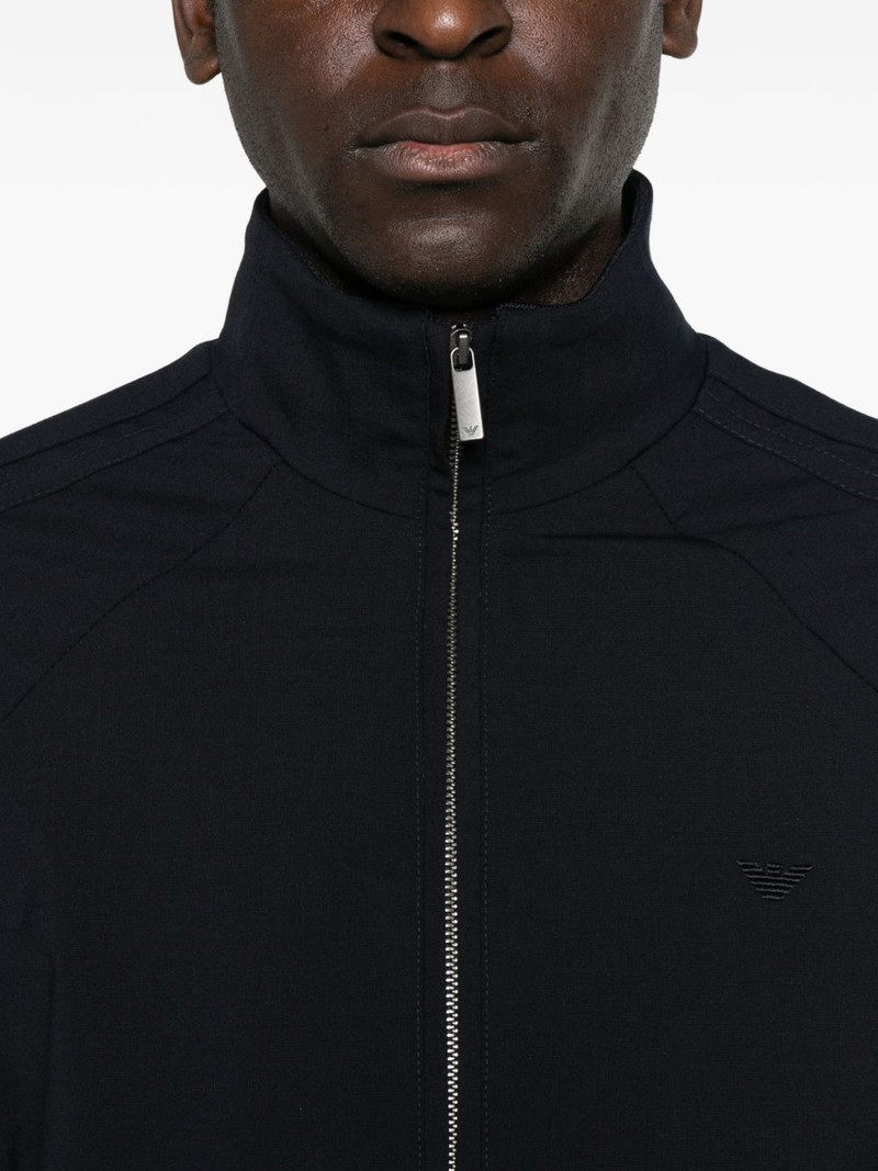 zip-fastening jacket 5