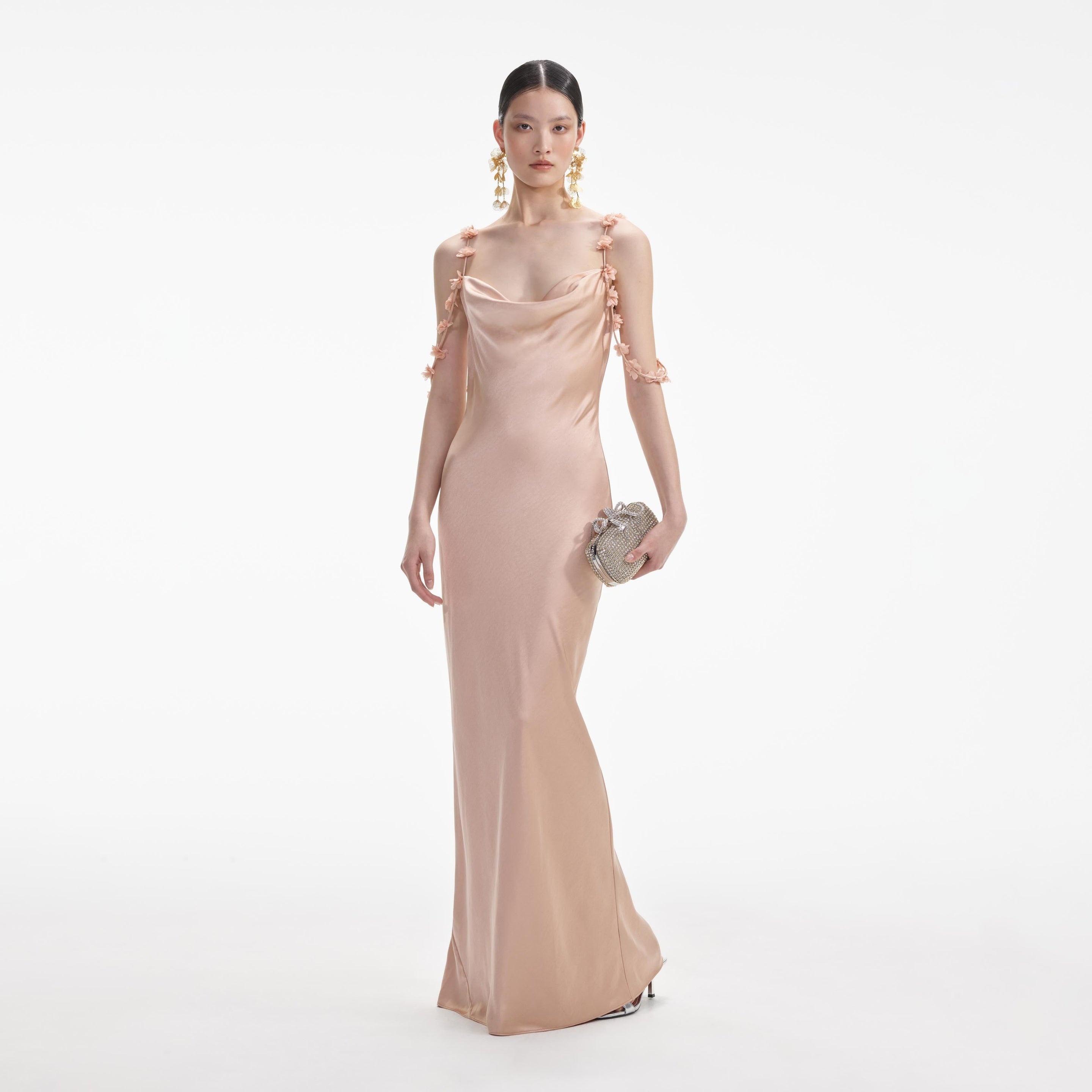 国内配送【SELF PORTRAIT】Rose Gold Satin Flower Maxi Dress self-portrait Rose Gold Satin Flower Maxi Dress | REVERSIBLE