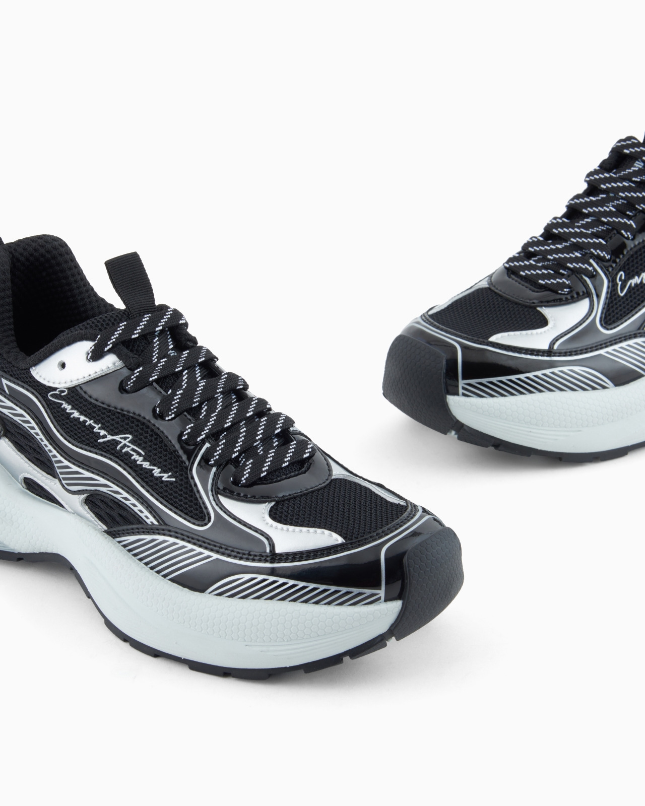 MESH SNEAKERS WITH LAMINATED DETAILS AND SIGNATURE LOGO - 5
