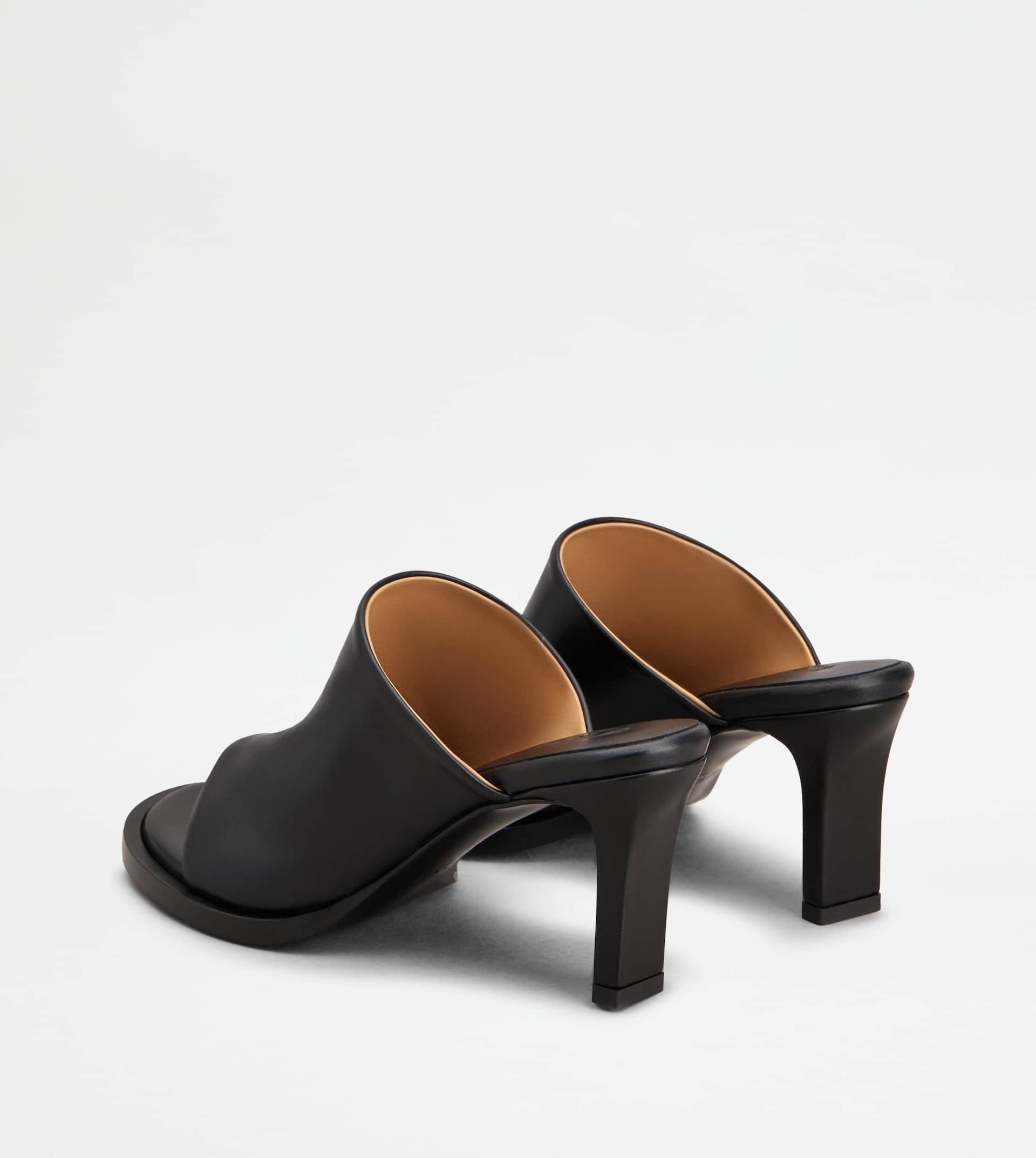 MULES IN LEATHER - BLACK - 3