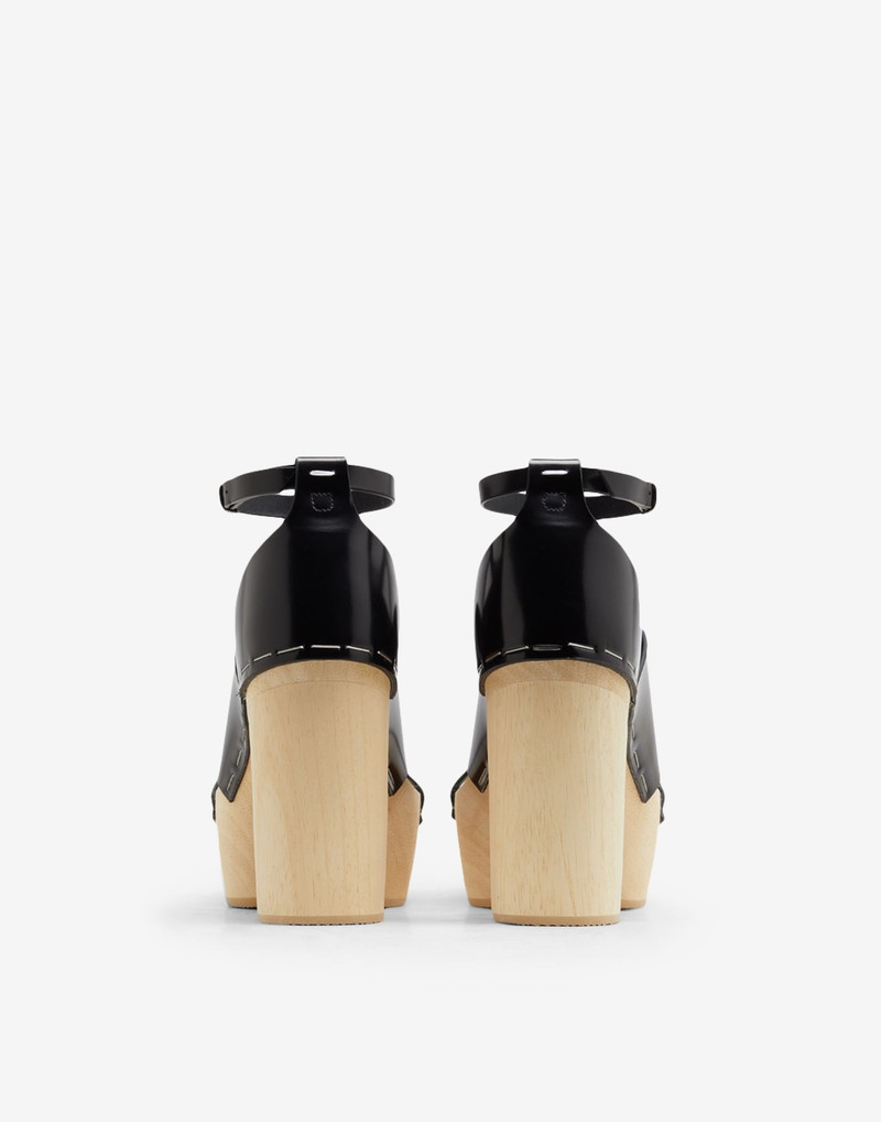 Maison Margiela Tabi clog sandals outlook