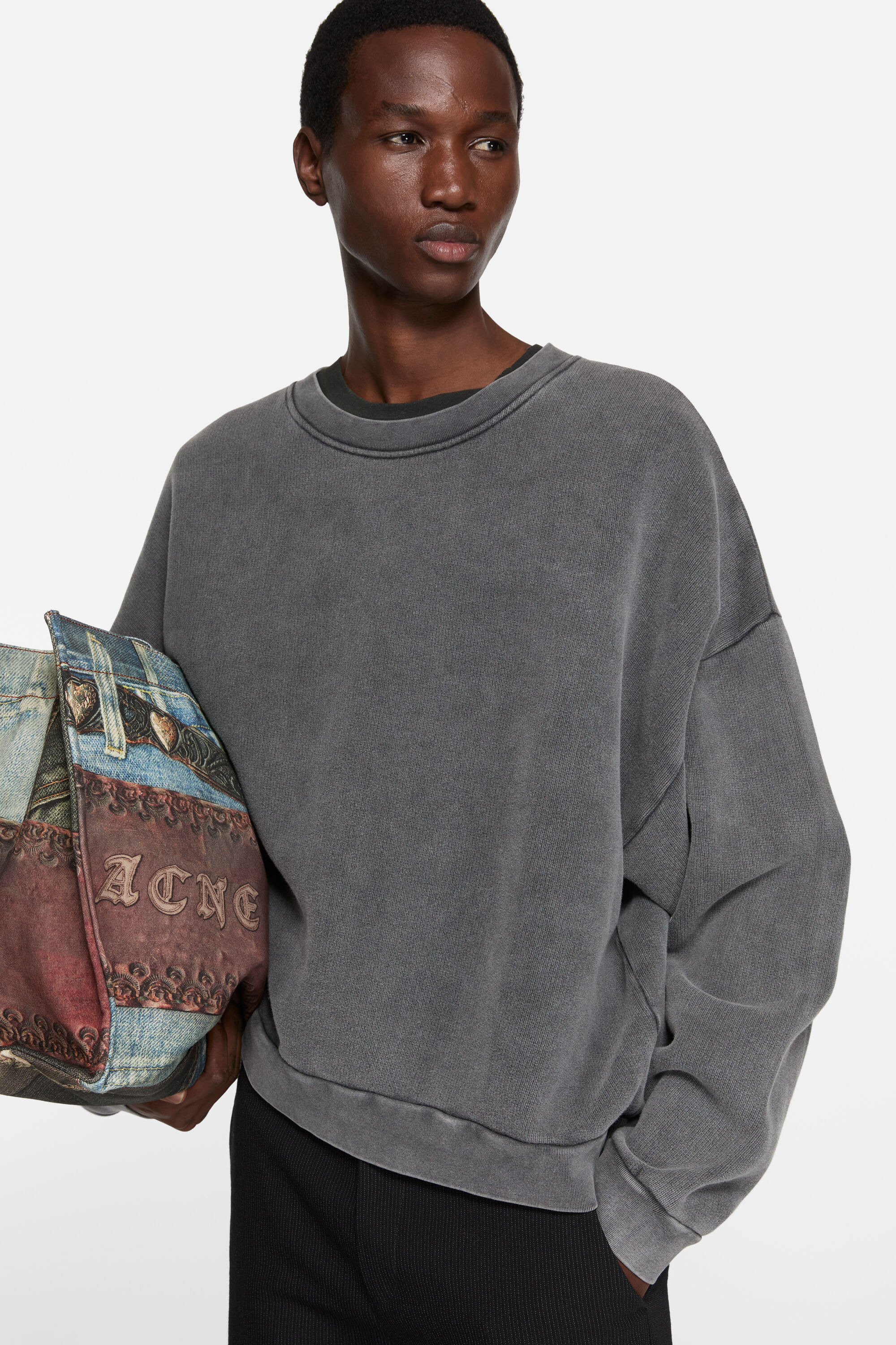 Sweater logo patch - Faded black - 4