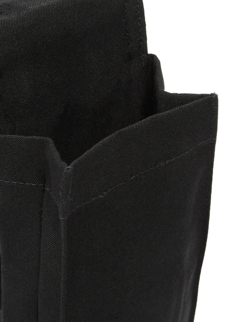 buckle-fastening can pocket 5