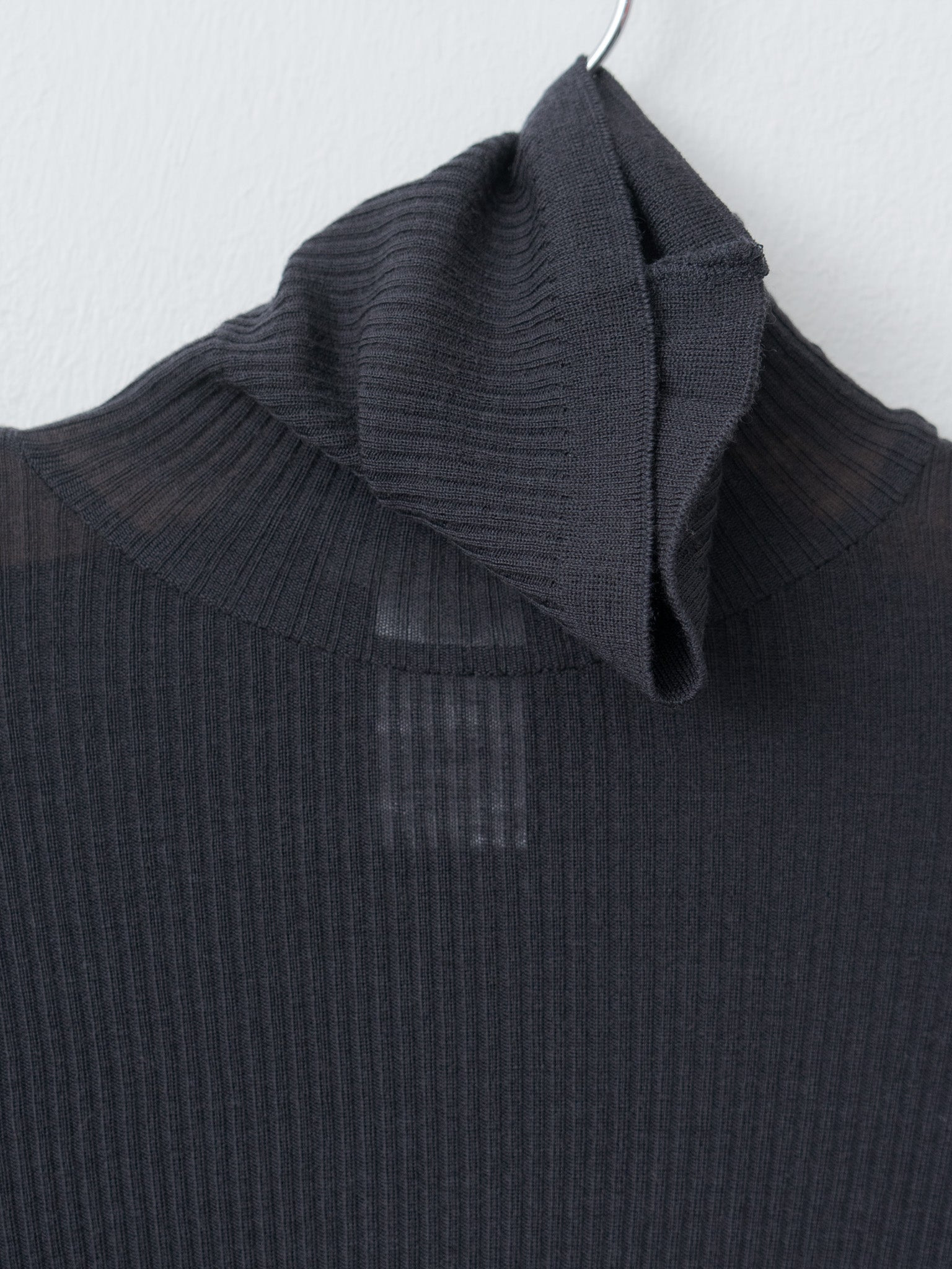 Seamlesss High Neck Top - Granite Black - 6