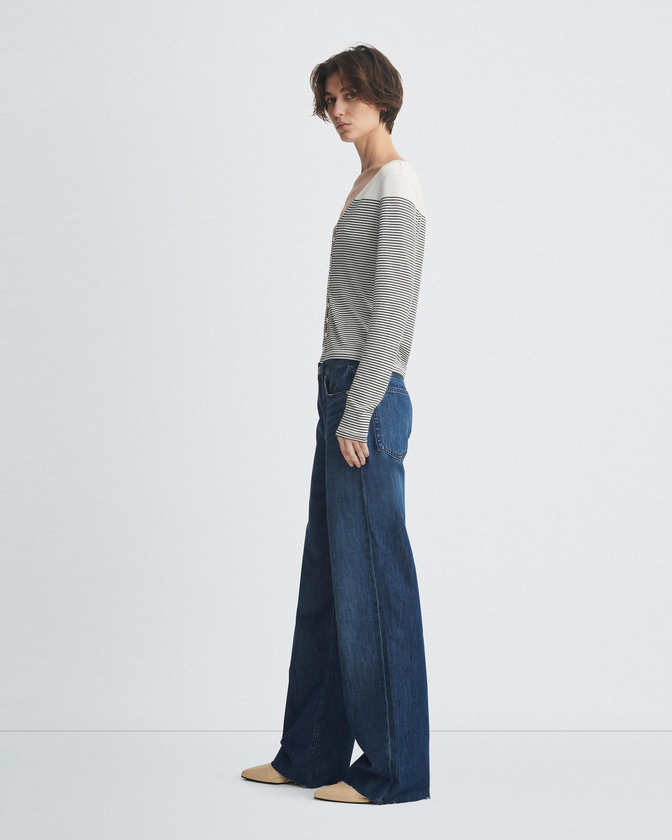 Featherweight Logan Wide-Leg - Randie
Mid-Rise Featherweight Jean - 4
