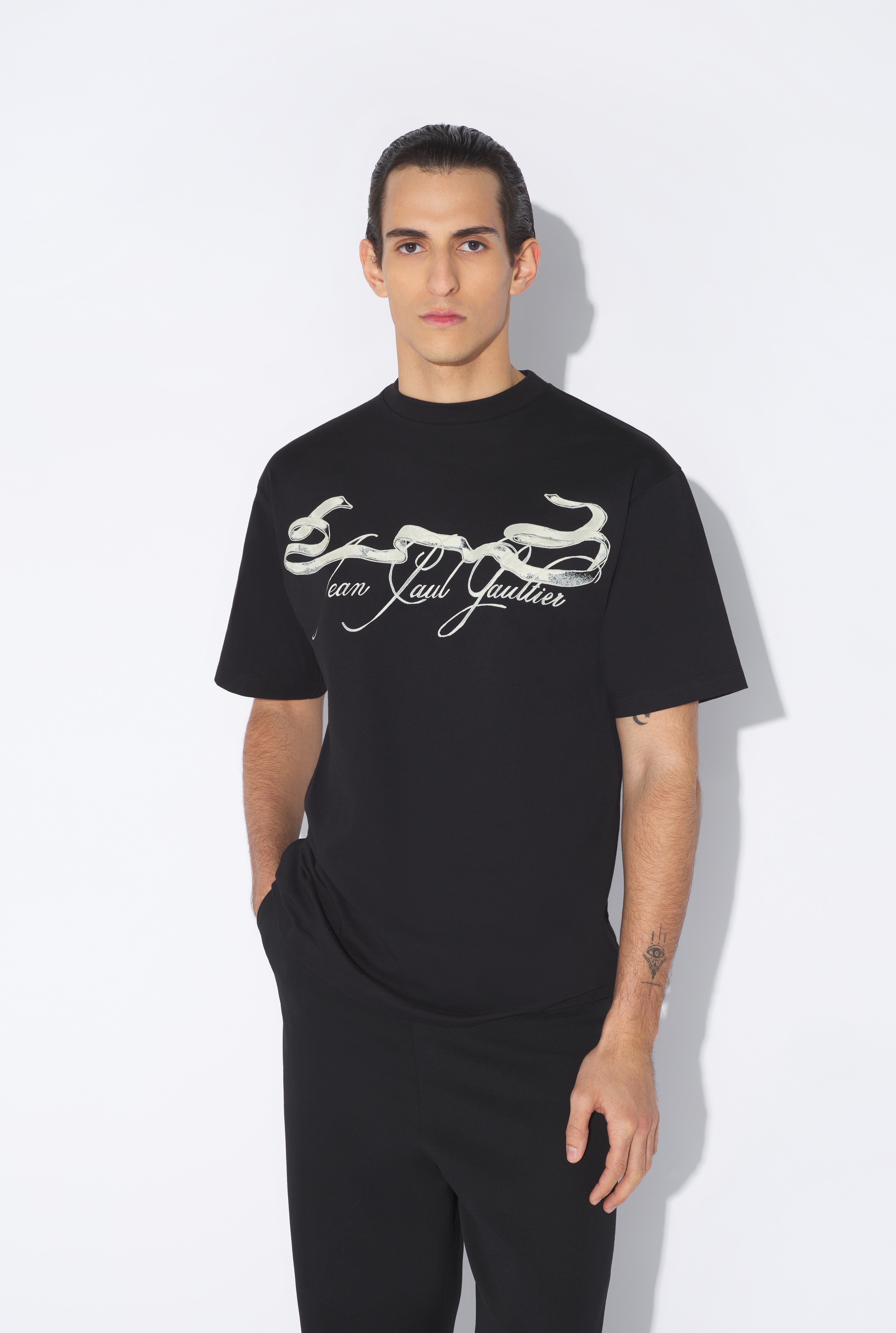 THE OVERSIZED BLACK “TATTOO RUBAN” T-SHIRT - 6