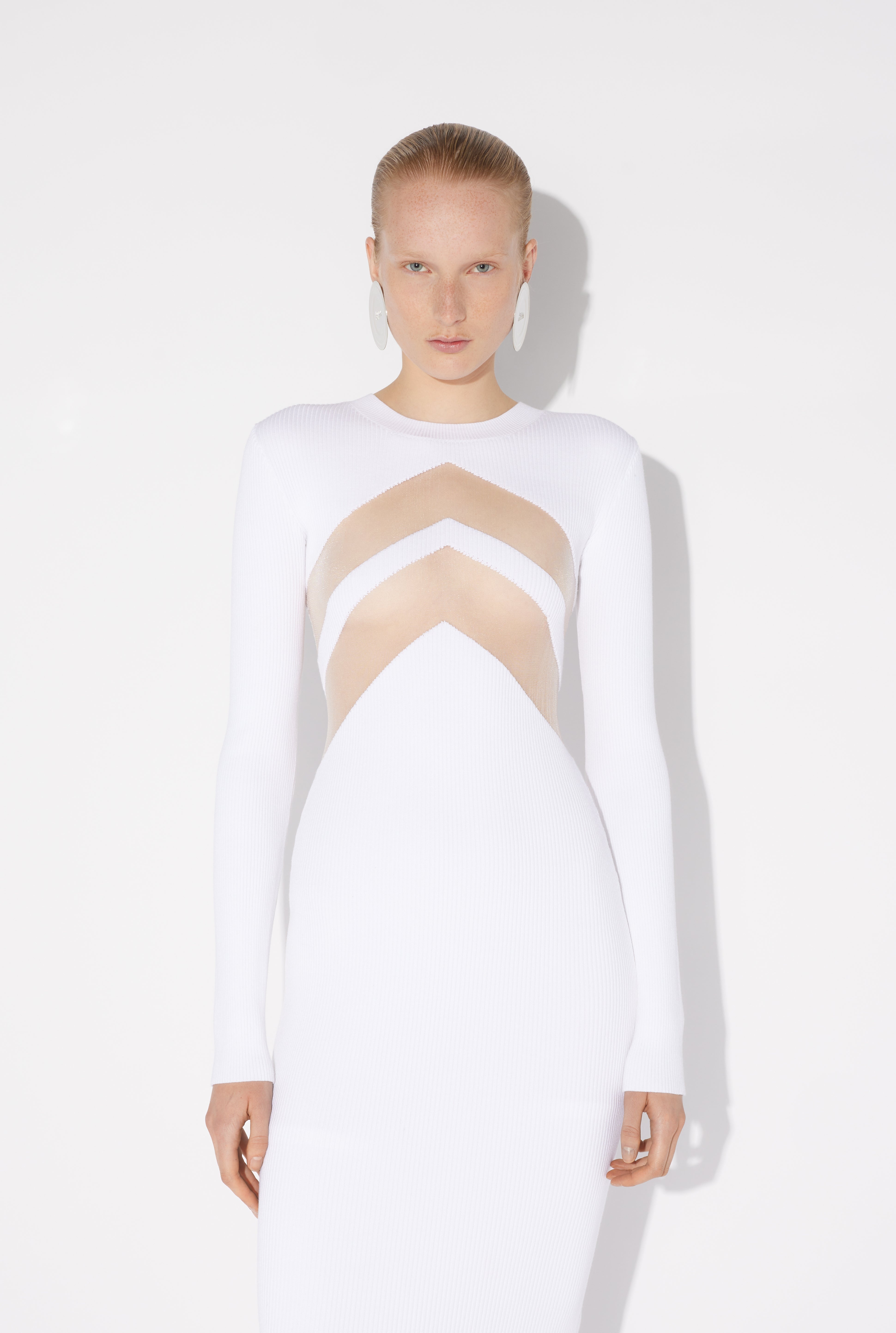THE WHITE DRESS WITH CHEVRONS - 3