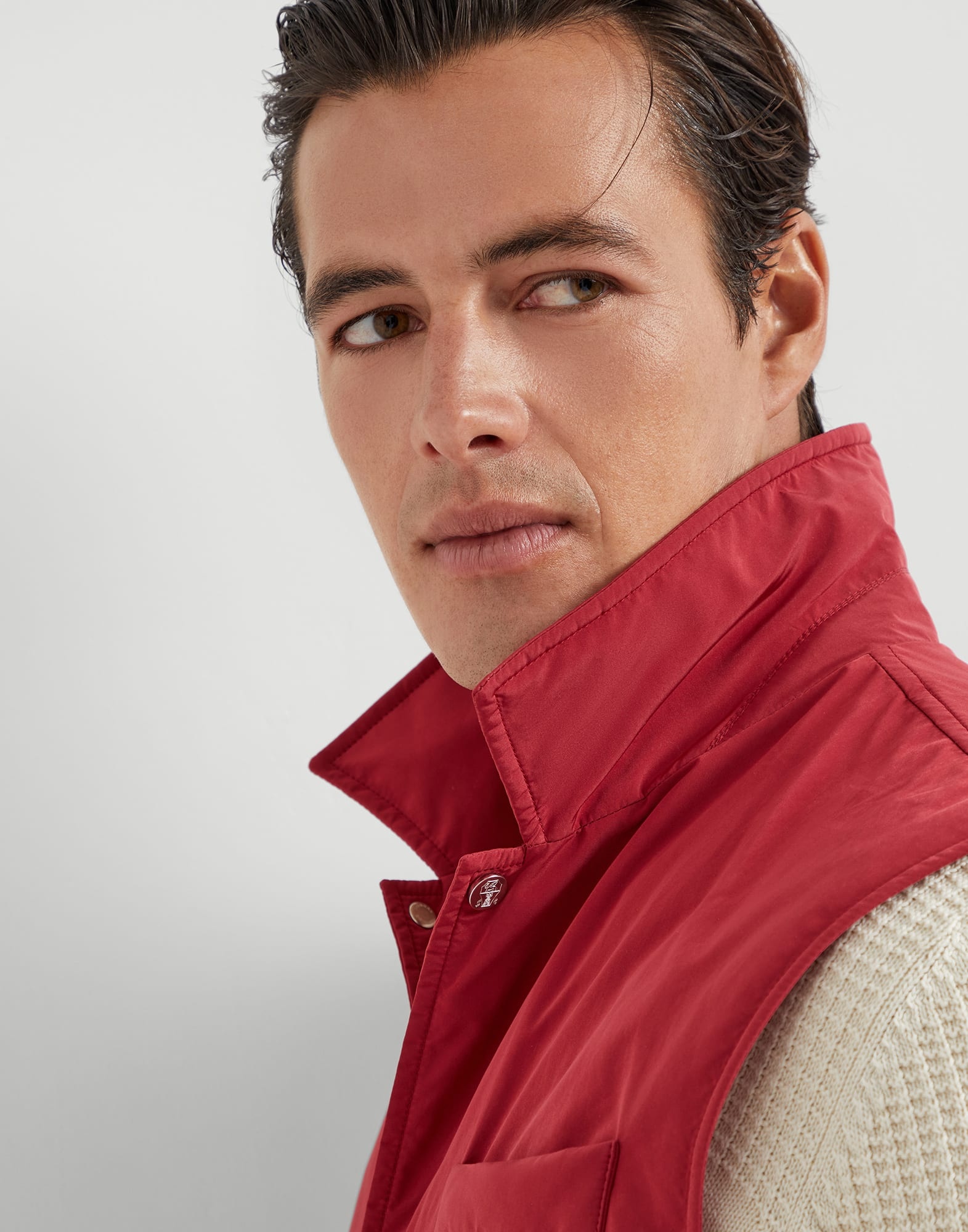 Water-resistant microfiber vest with Thermore® padding and shirt-style collar - 3