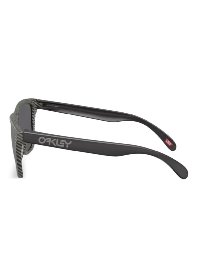OAKLEY Frogskins™ sunglasses outlook