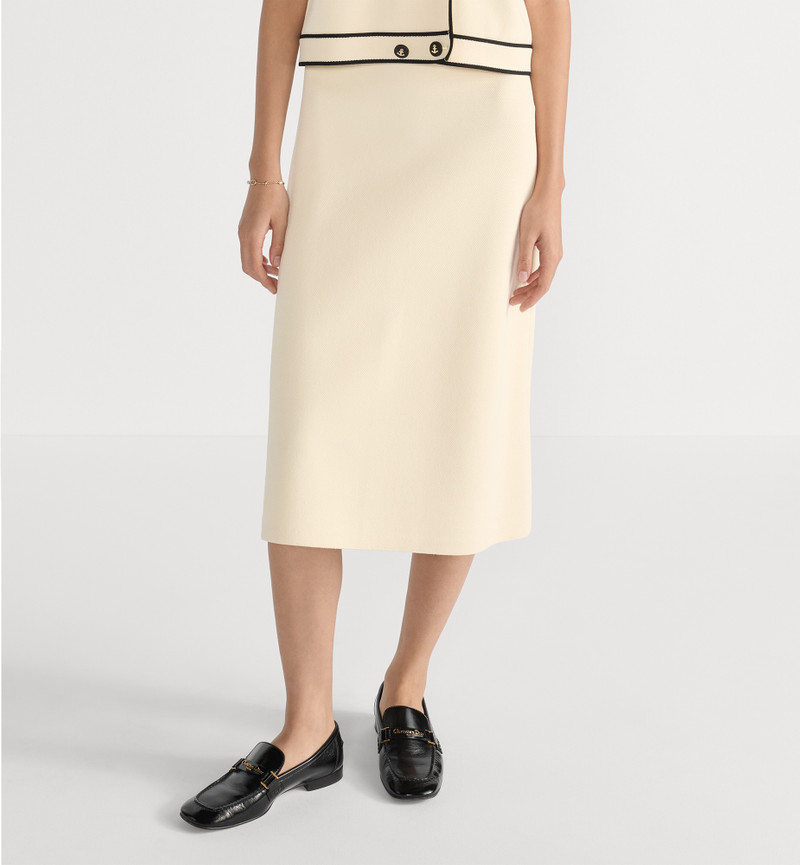 Mid-Length Flared Skirt 4