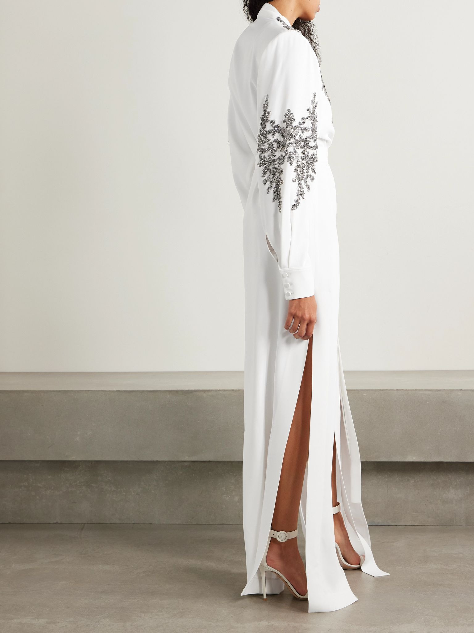 Belted tie-neck embellished crepe gown White - 4