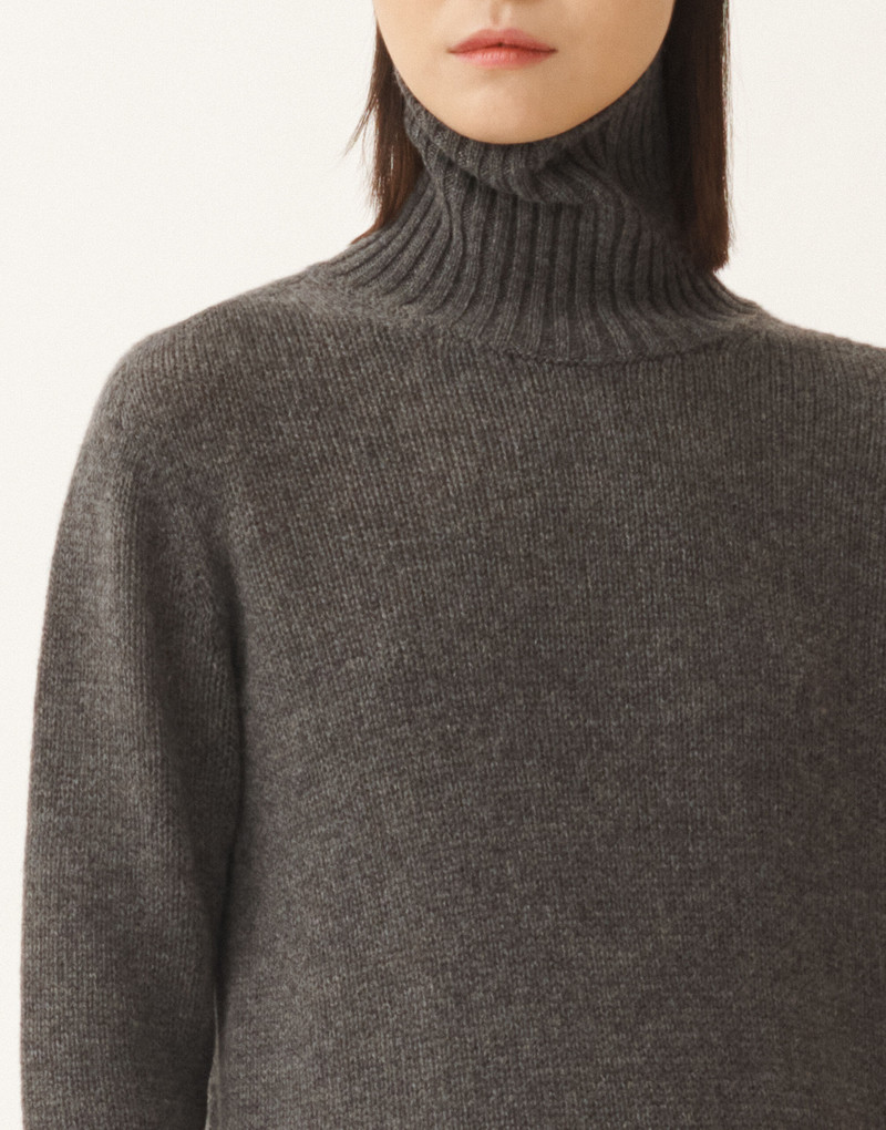 Cashmere turtleneck sweater 5