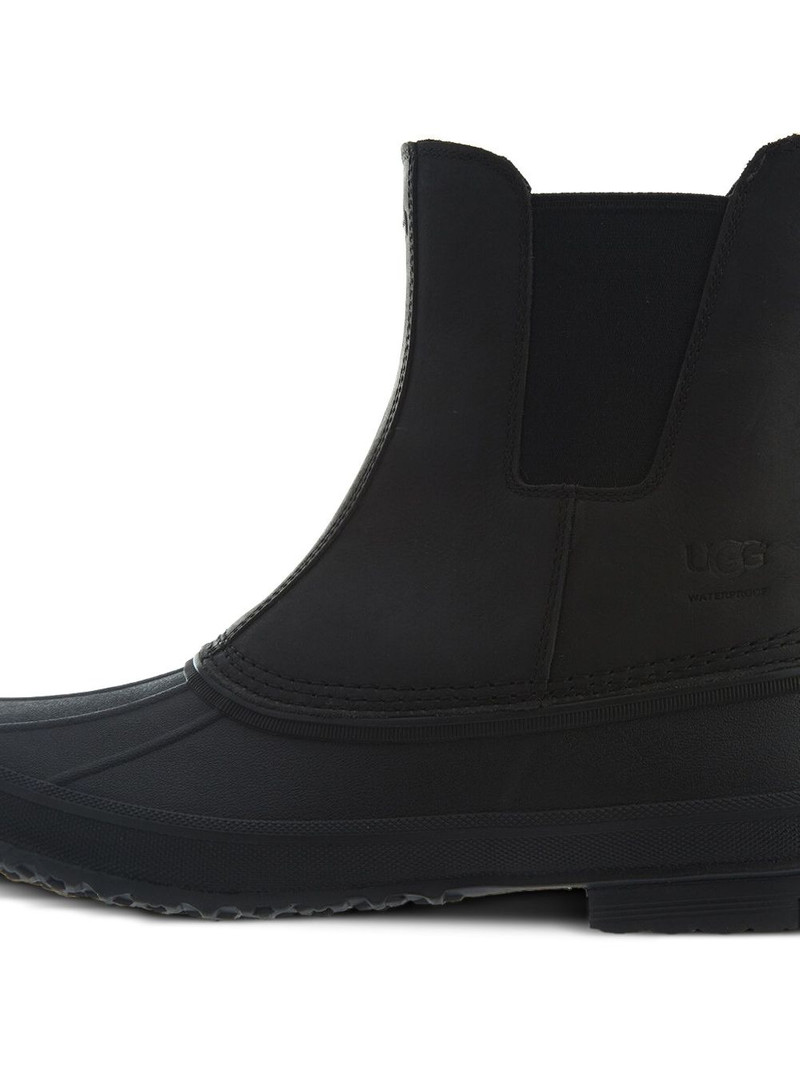 UGG Romosa boots outlook