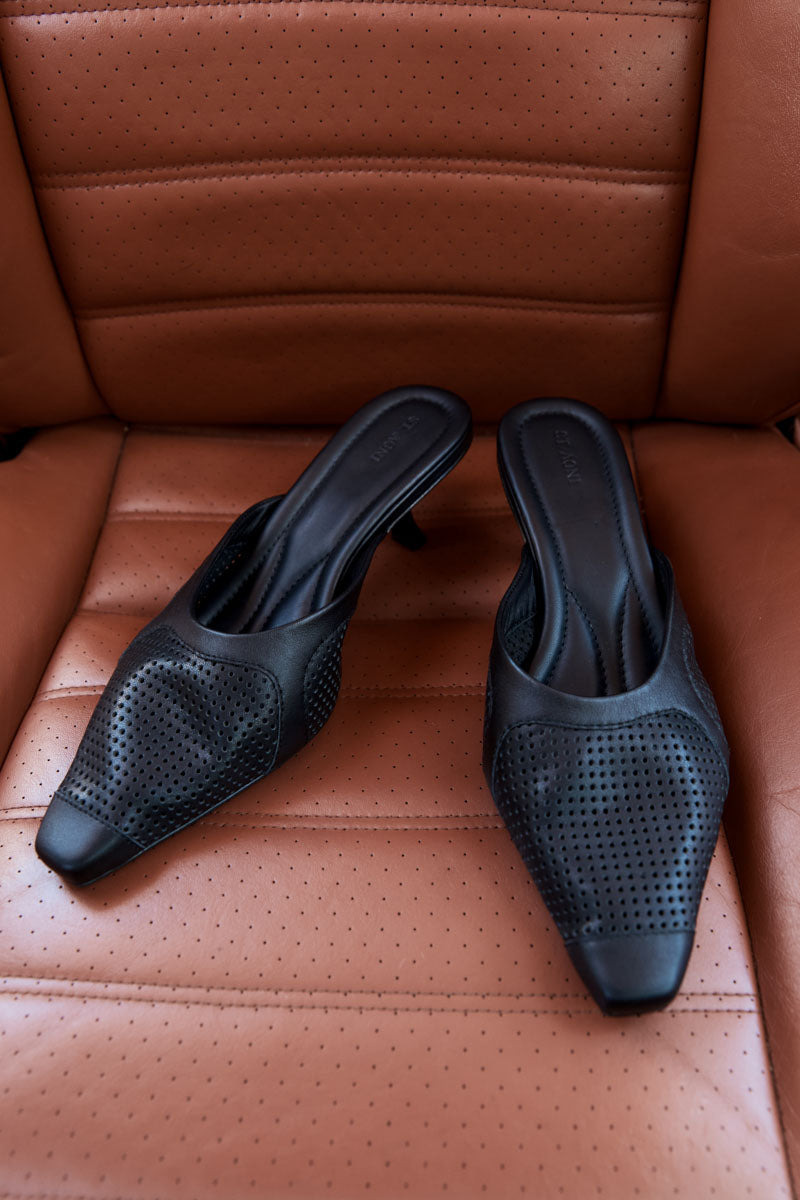 Perforated Heel - Black - 5
