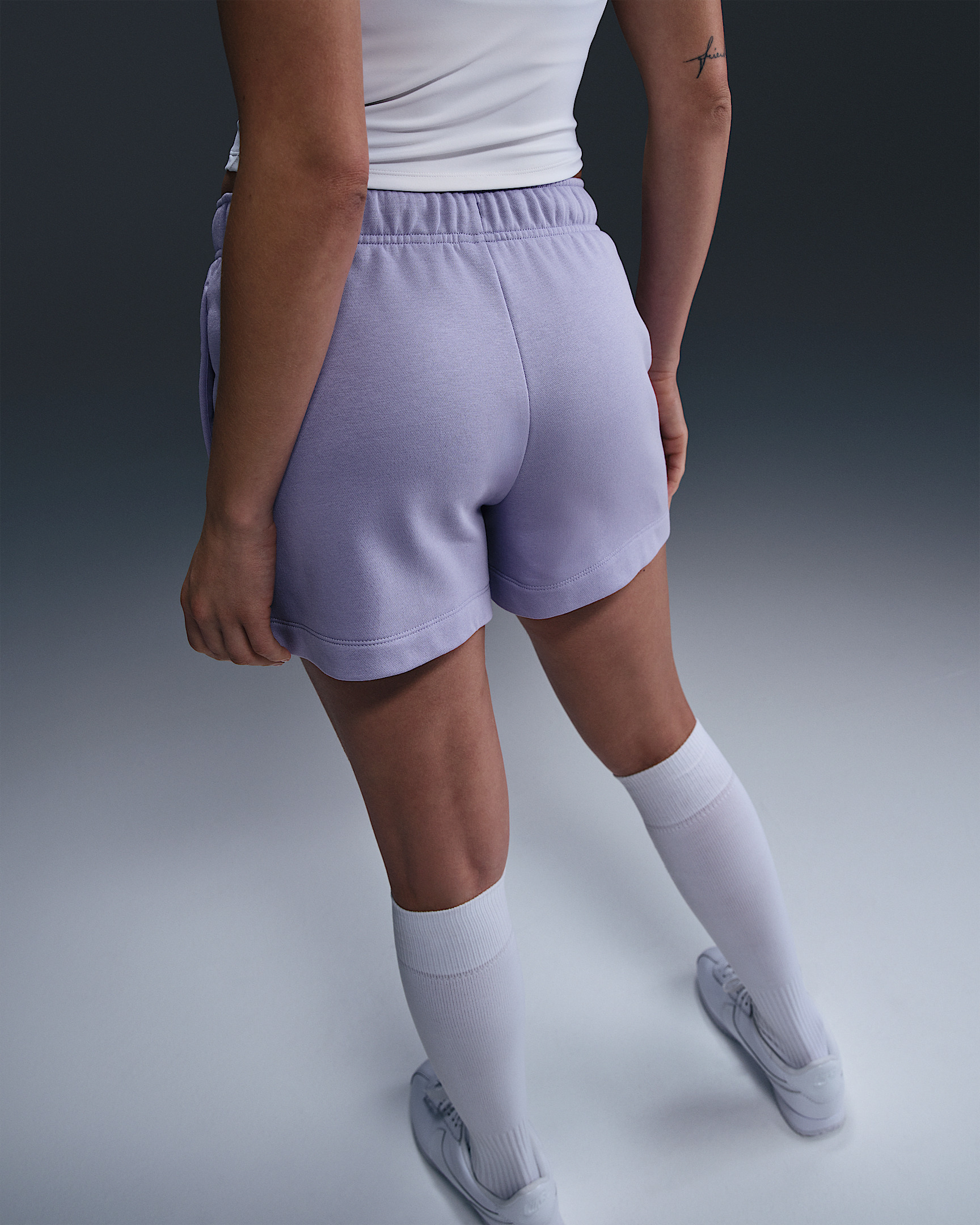 Nike Sportswear Club Fleece Women's Mid-Rise 4" Graphic Shorts - 3