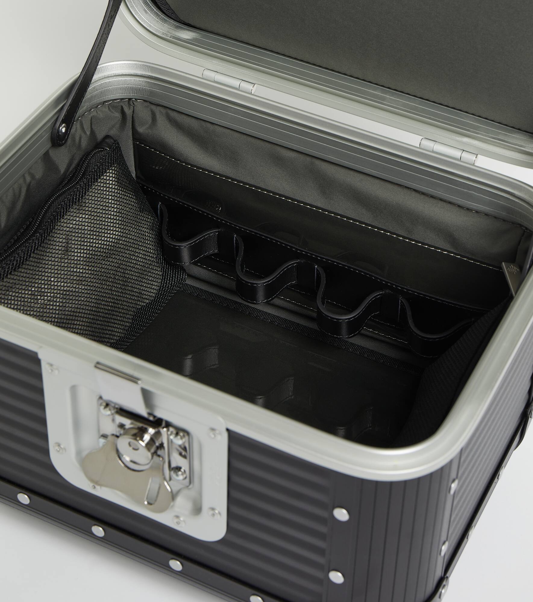 Bank vanity case - 2