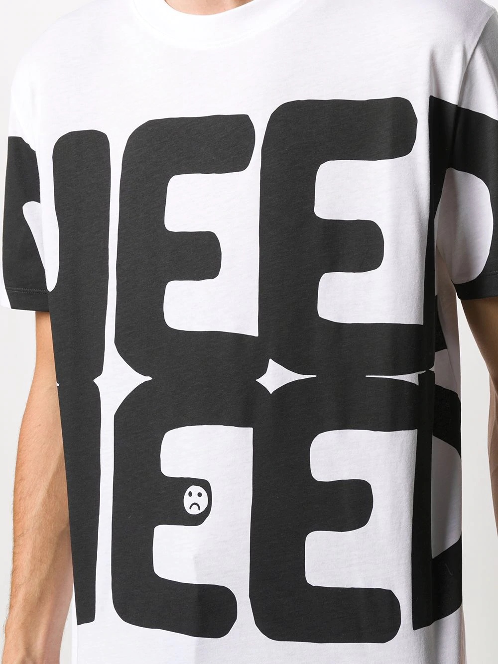 Need Need-print T-shirt - 5