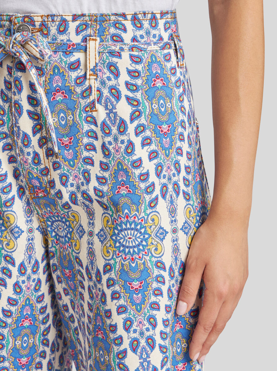 CULOTTE JEANS WITH BELT AND MEDALLION/PAISLEY MOTIF - 3