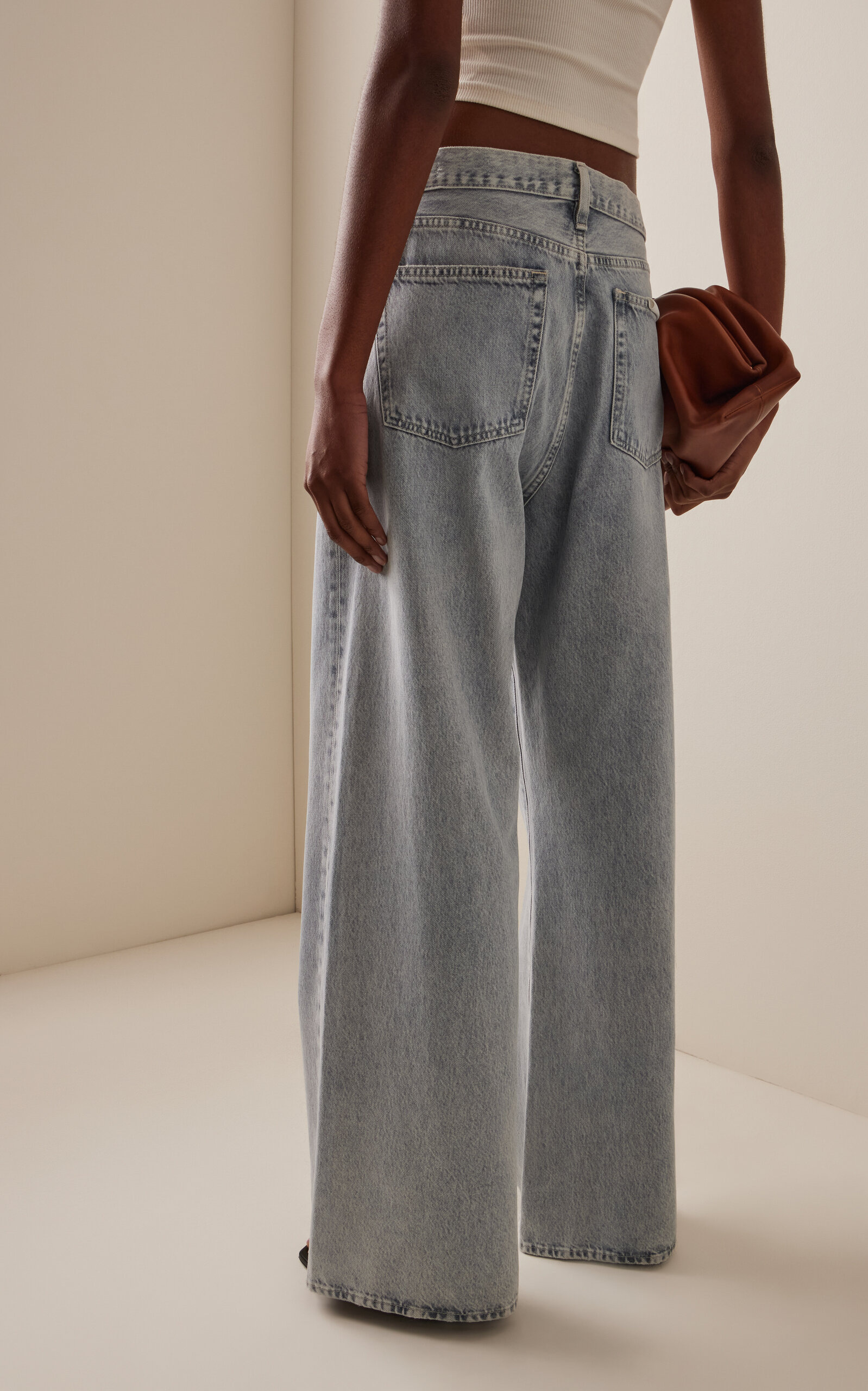 The Loose Low-Rise Boyfriend Jeans medium wash - 4