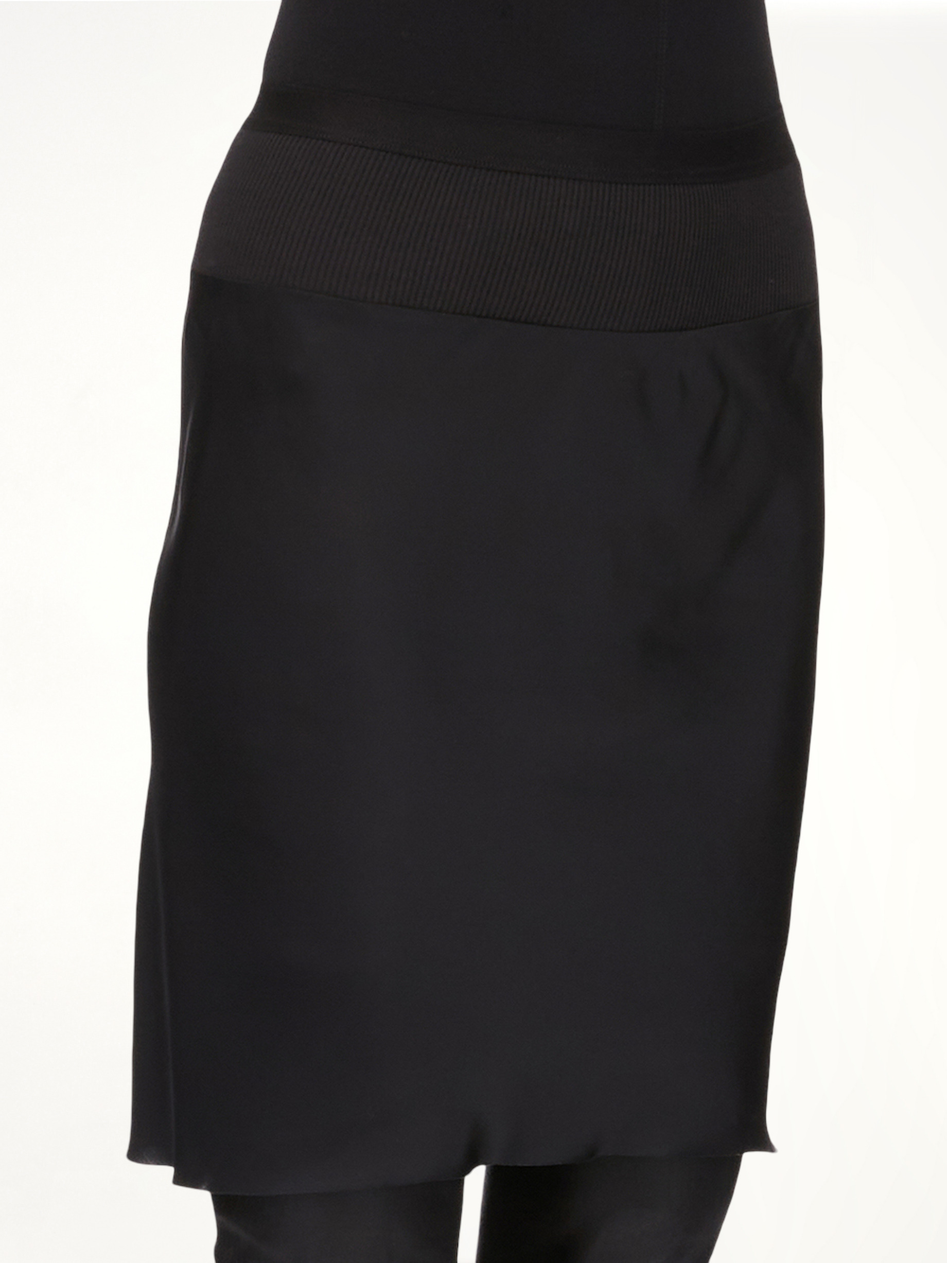 Short Bias Skirt in Black - 3