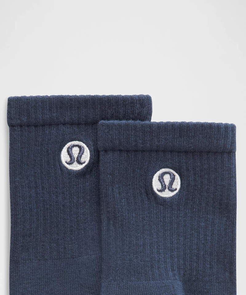 lululemon Unisex Daily Essential Quarter Socks outlook