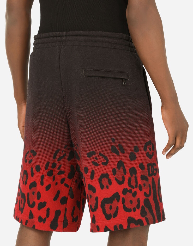 Jersey jogging shorts with leopard print - 5