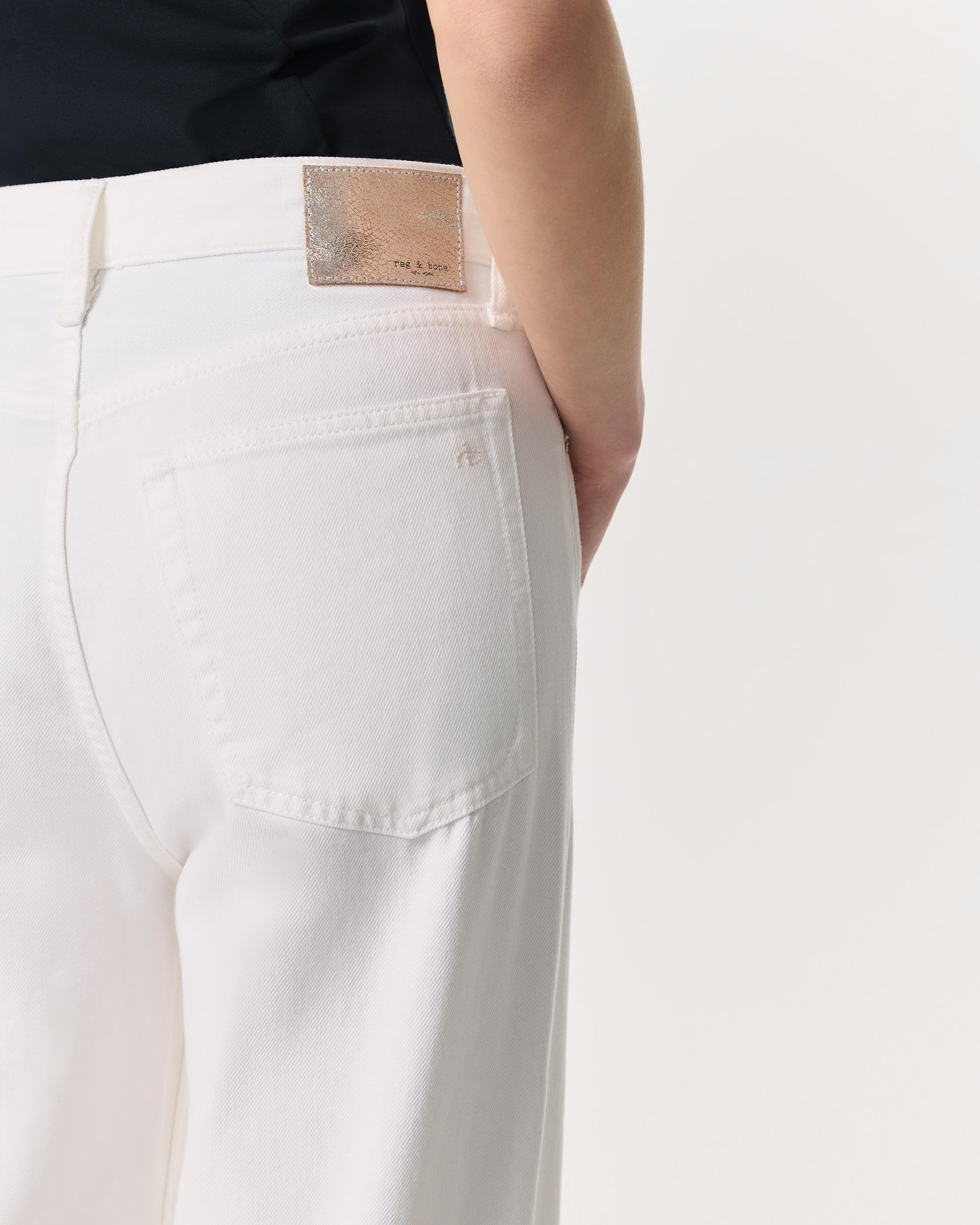 Featherweight Logan Wide-Leg Jeans
Featherweight Denim - 6